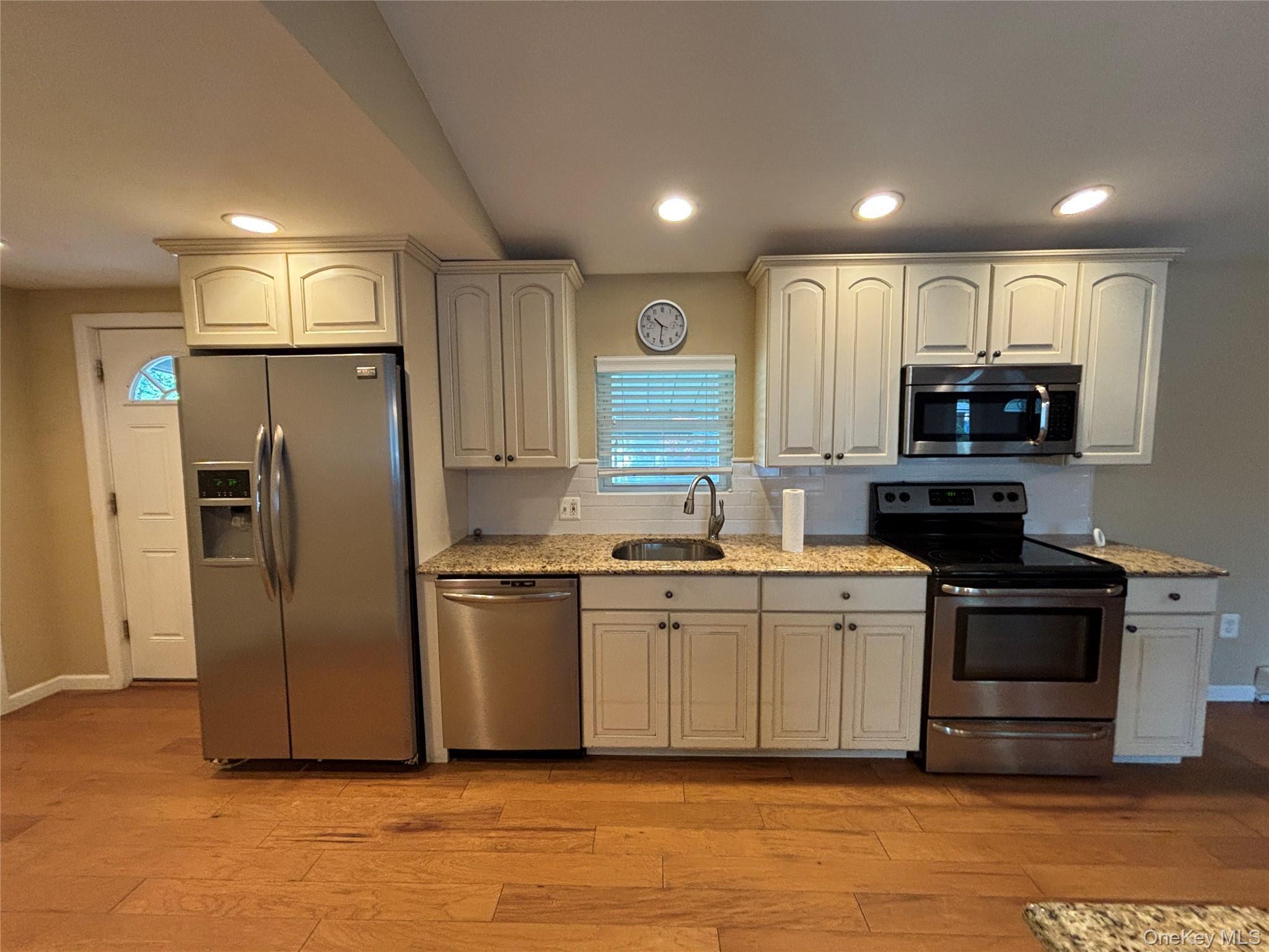 Single Family West Lane Suffolk County, NY 11901, MLS-1044594-11