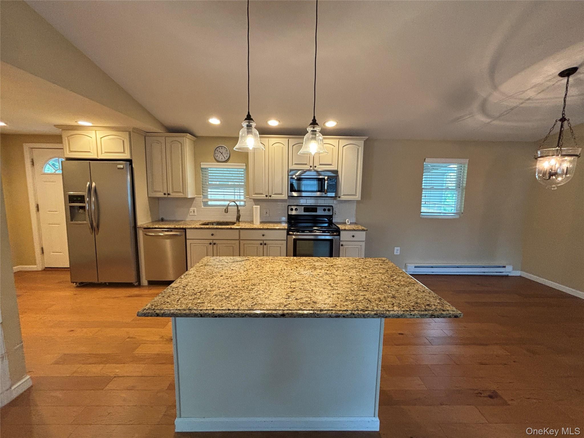 Single Family West Lane Suffolk County, NY 11901, MLS-1044594-9