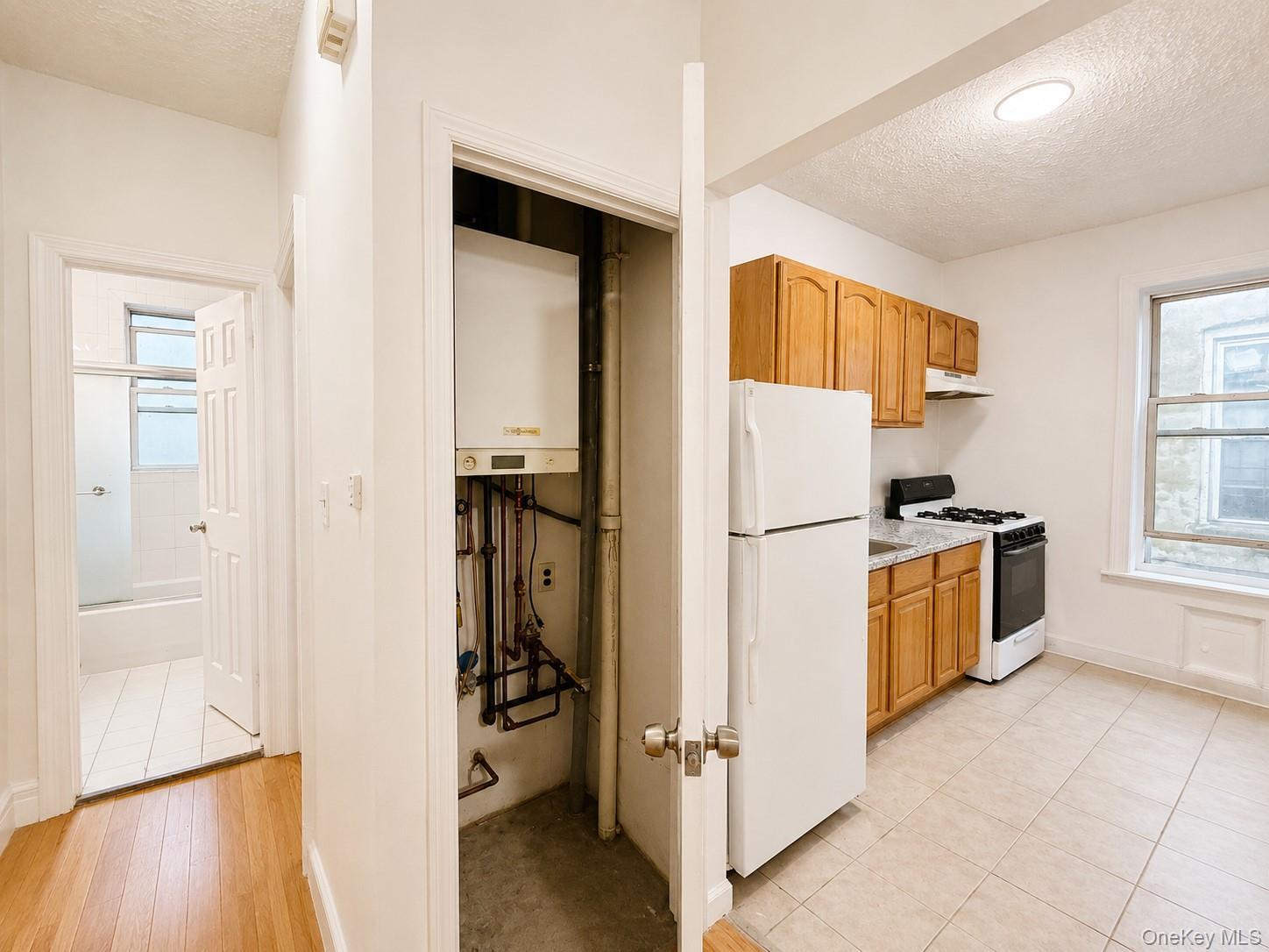 Single Family Colgate Avenue  Bronx, NY 10472, MLS-1044613-5