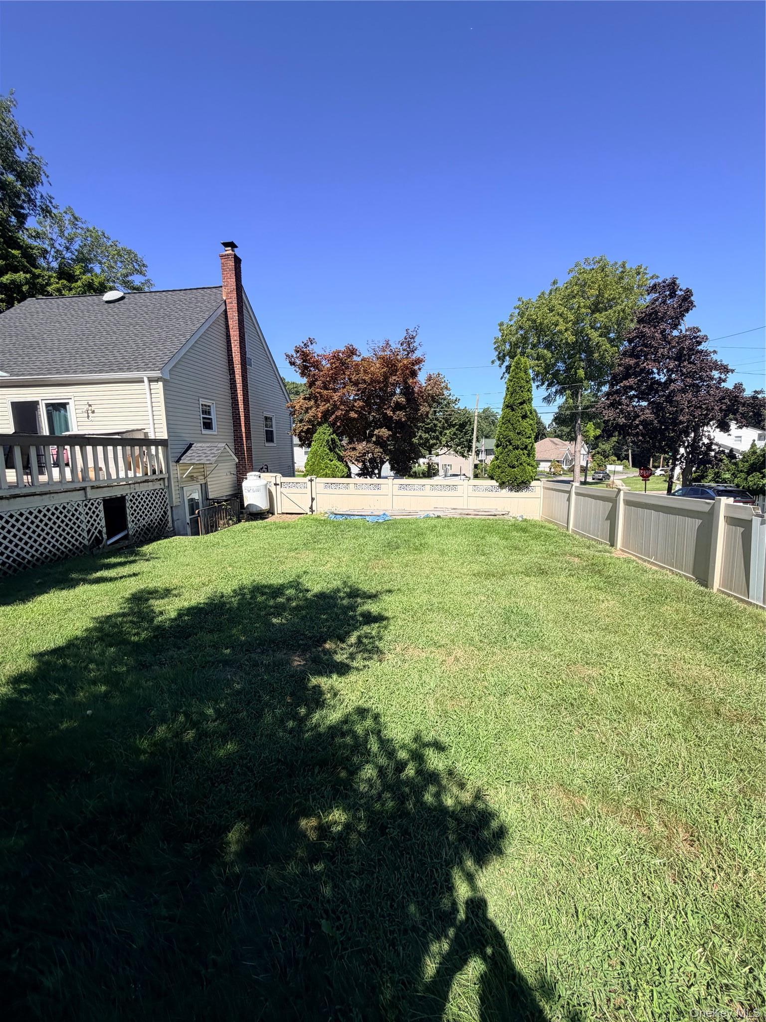 Single Family Rosewood Road  Suffolk County, NY 11754, MLS-1044626-24