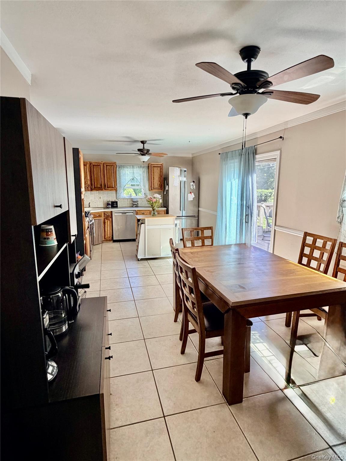 Single Family Rosewood Road  Suffolk County, NY 11754, MLS-1044626-32