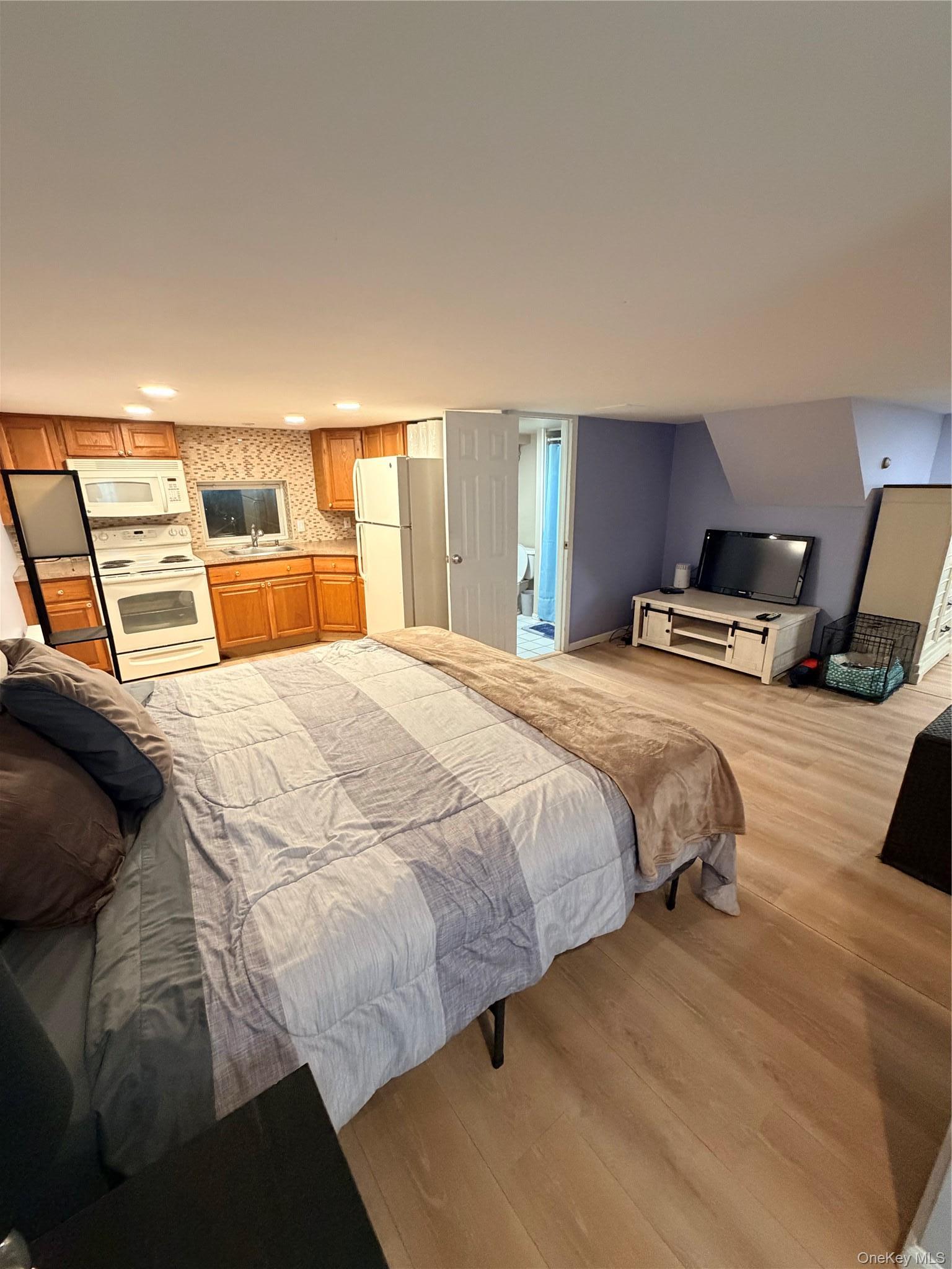 Single Family Rosewood Road  Suffolk County, NY 11754, MLS-1044626-42