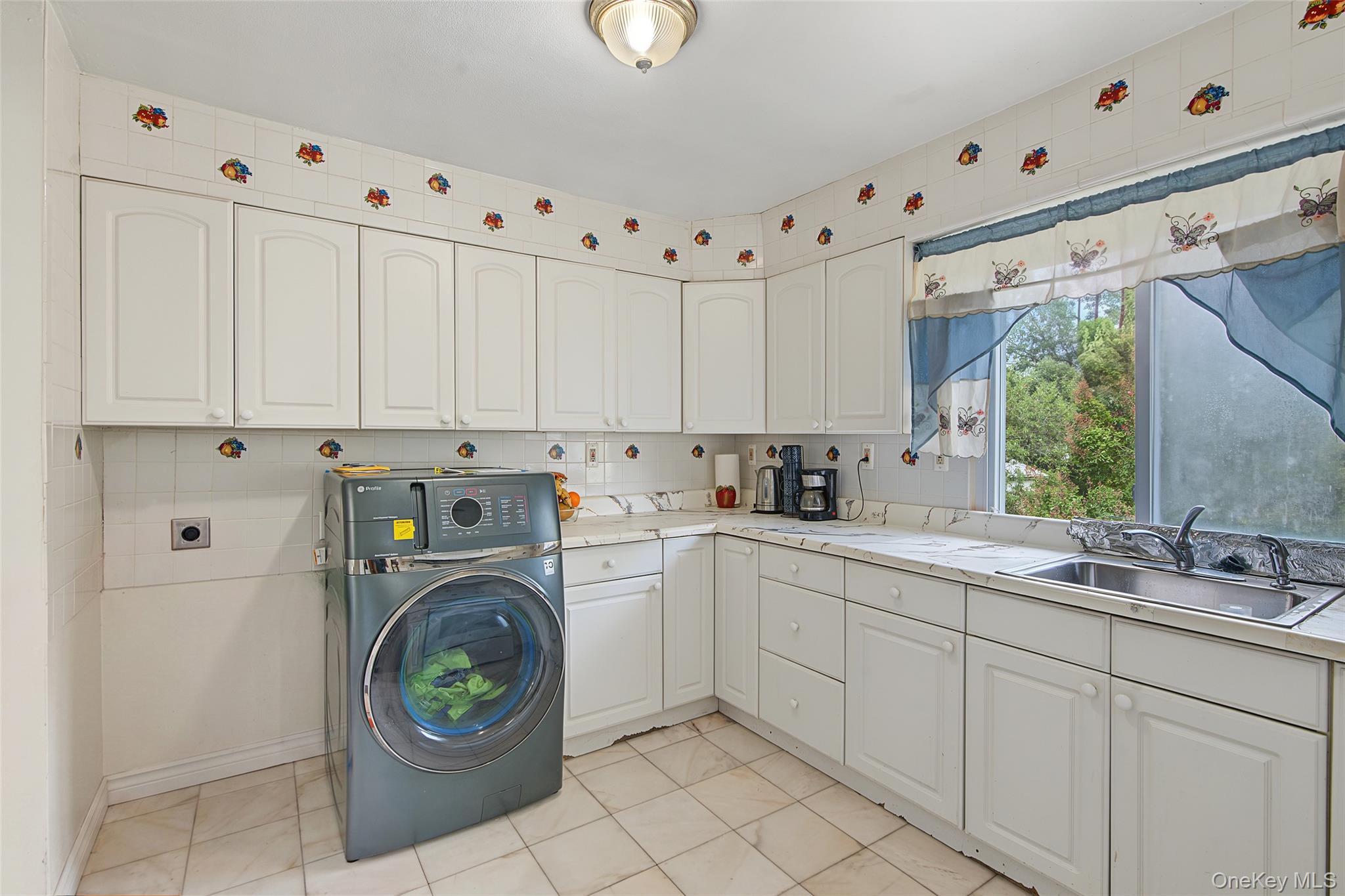 Single Family Massachusetts Avenue Suffolk County, NY 11706, MLS-1044627-10