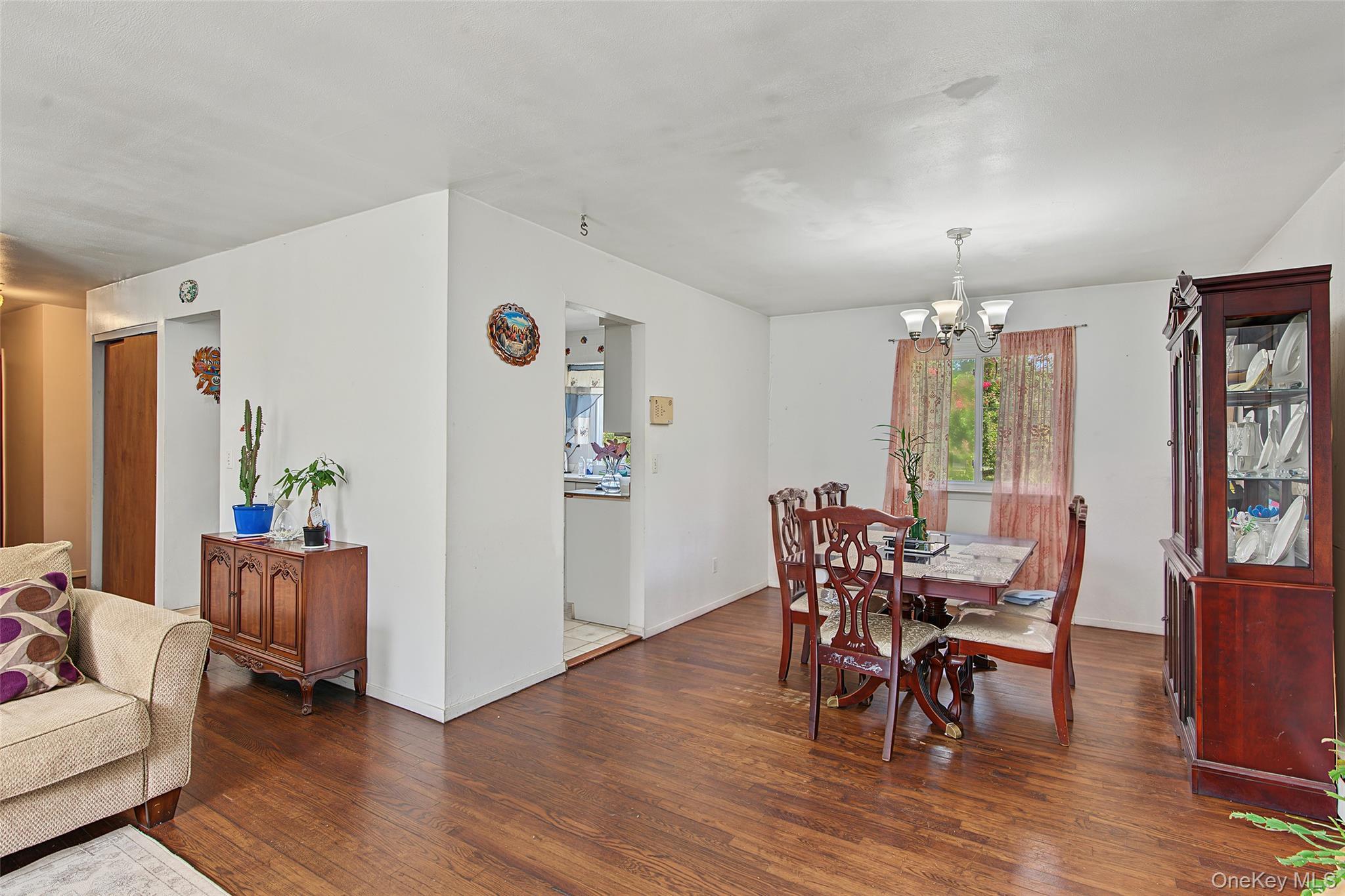 Single Family Massachusetts Avenue Suffolk County, NY 11706, MLS-1044627-8