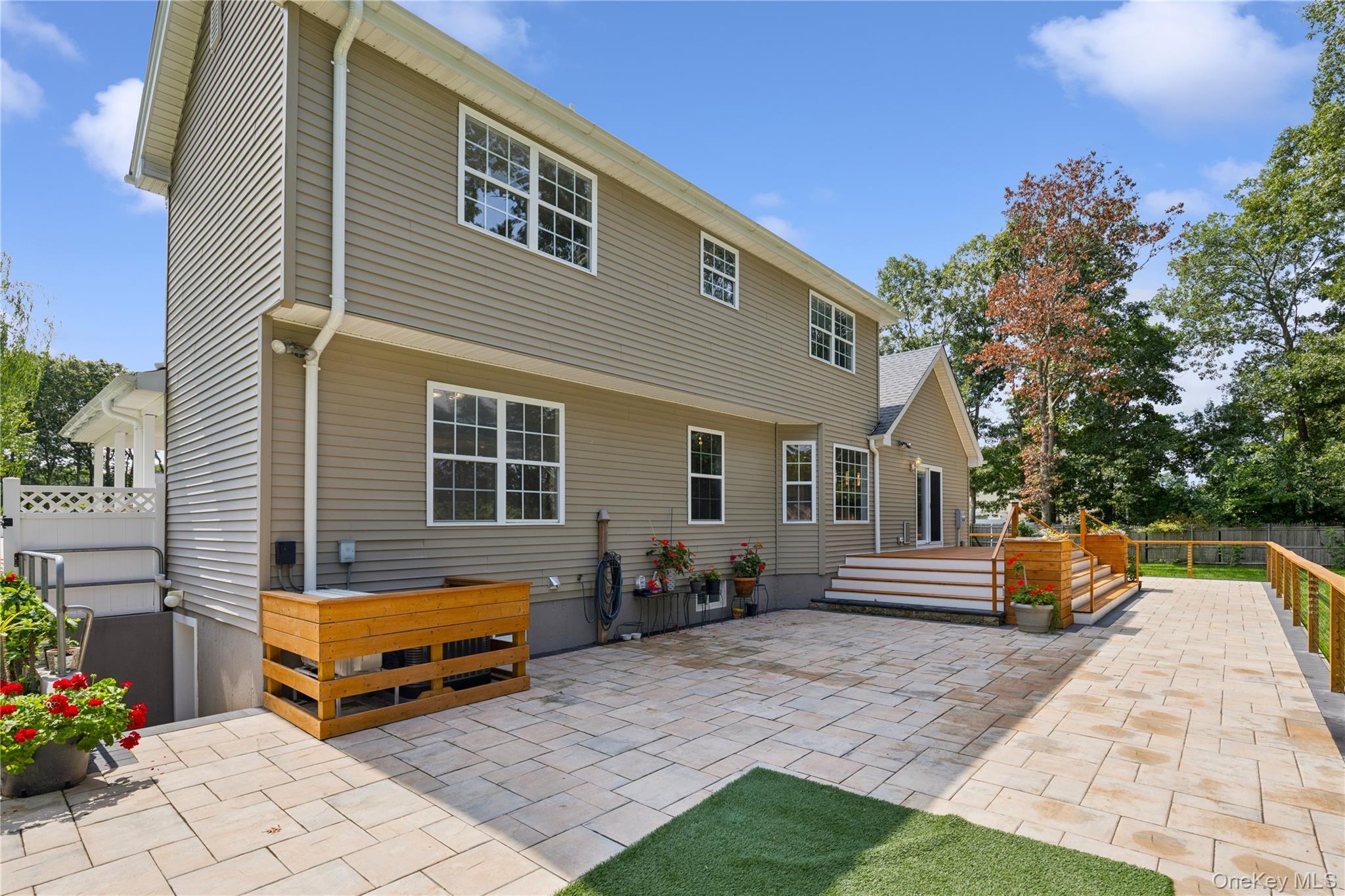 Single Family Sander Court Suffolk County, NY 11953, MLS-1044677-38