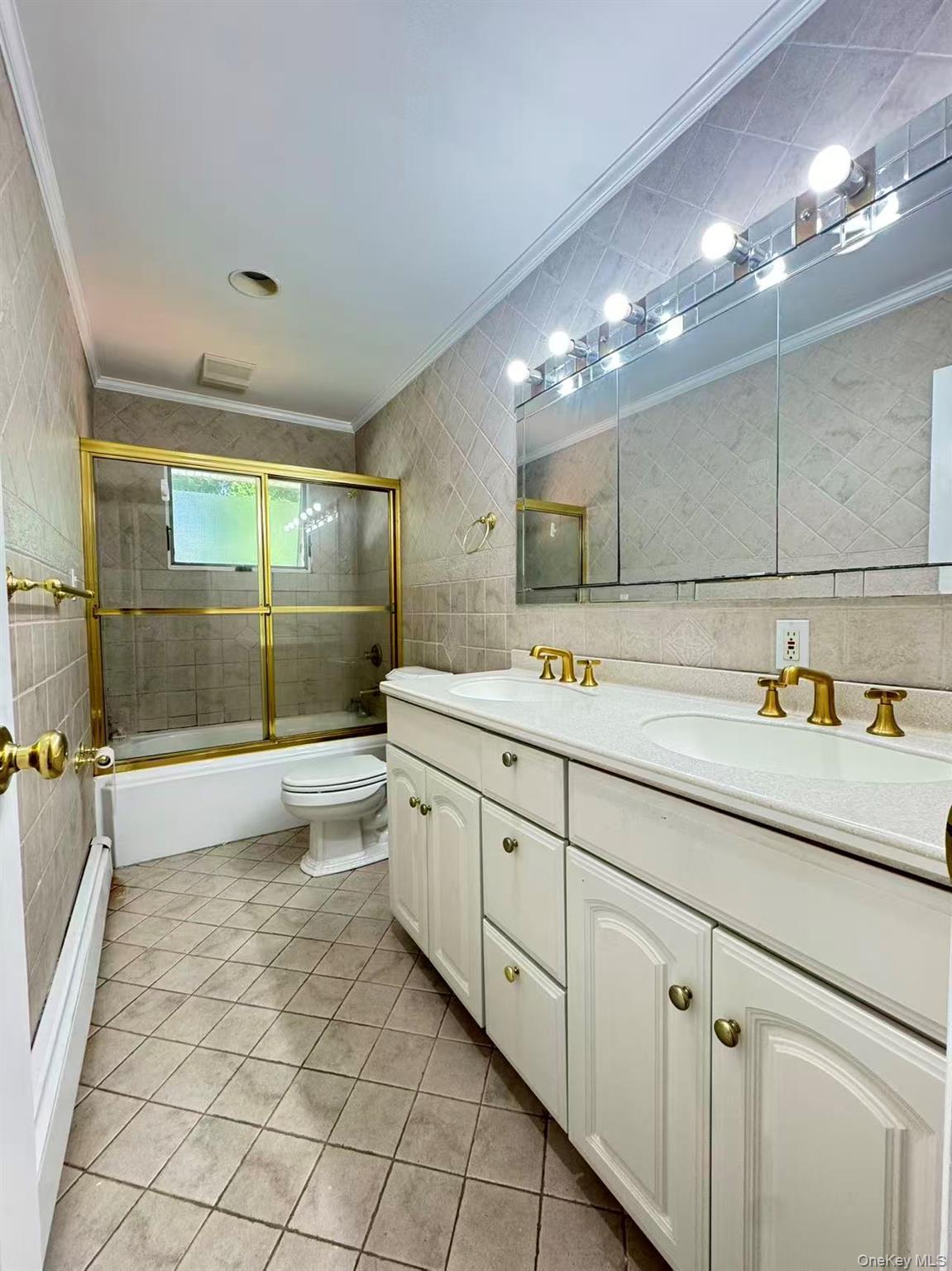Single Family 5th Place Nassau County, NY 11791, MLS-1044687-15