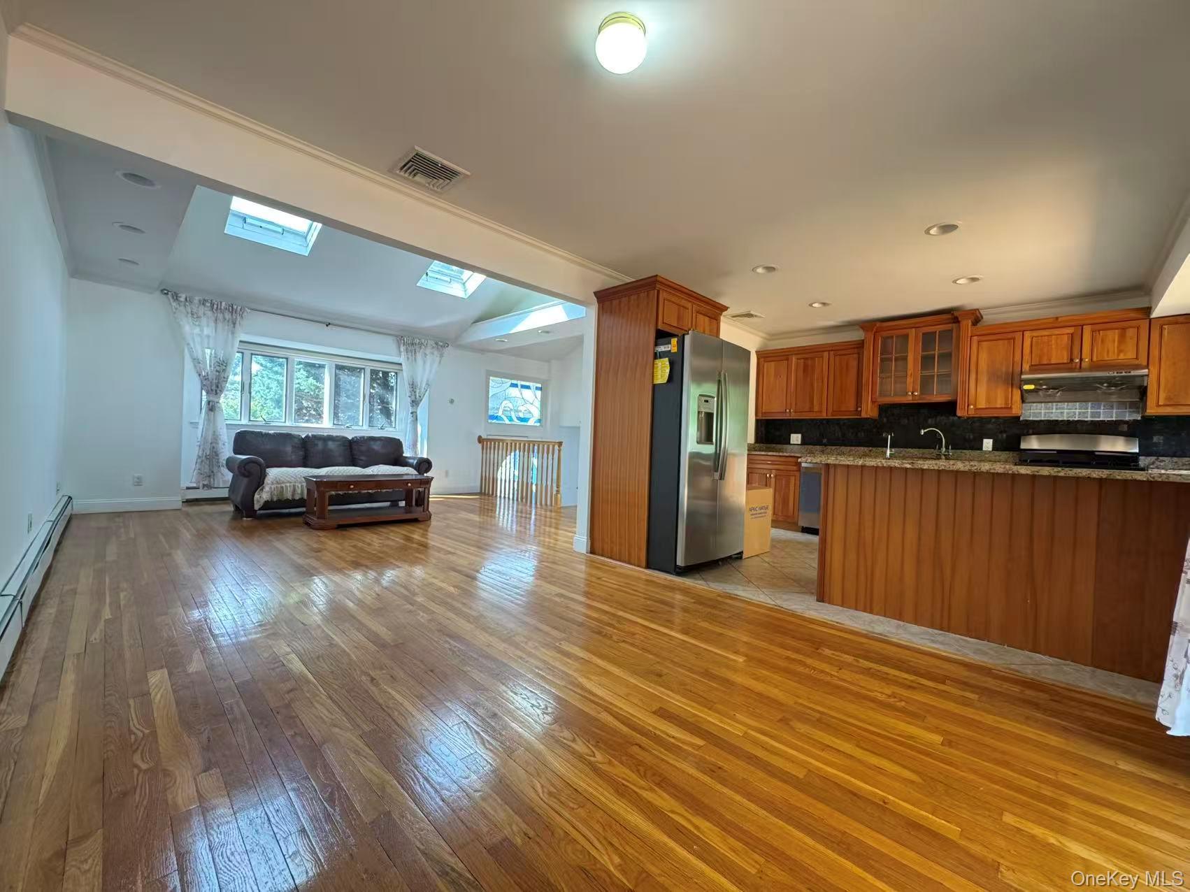 Single Family 5th Place Nassau County, NY 11791, MLS-1044687-9