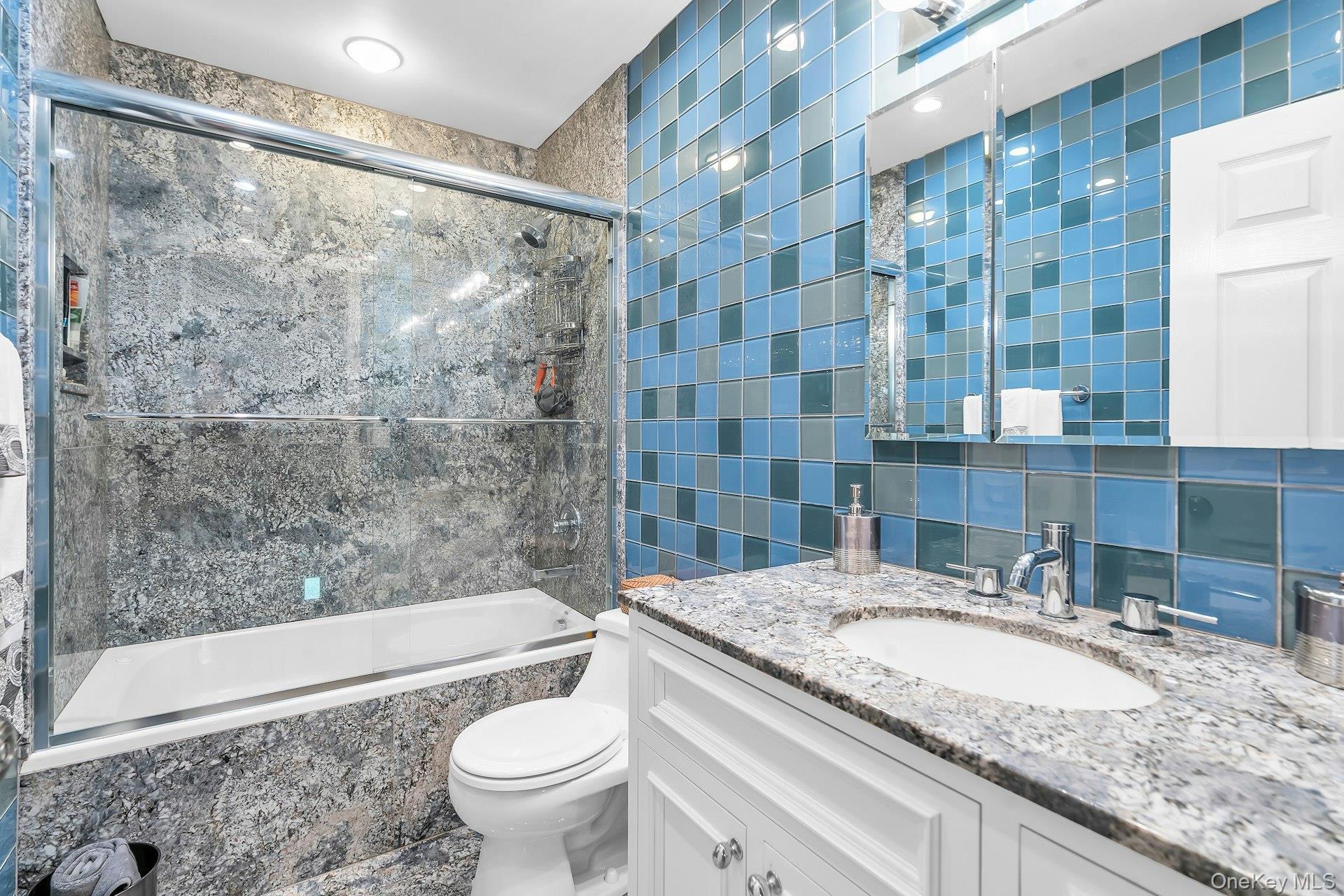 Single Family Washington Heights Avenue Suffolk County, NY 11946, MLS-1044708-15