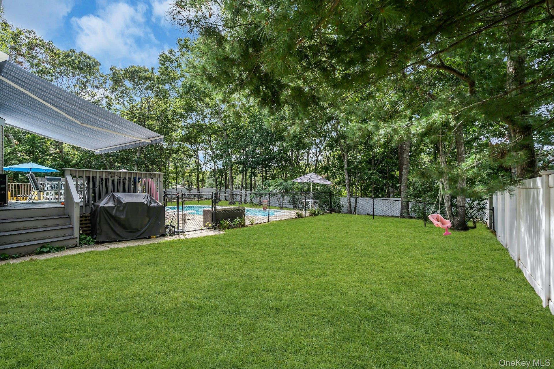 Single Family Washington Heights Avenue Suffolk County, NY 11946, MLS-1044708-23