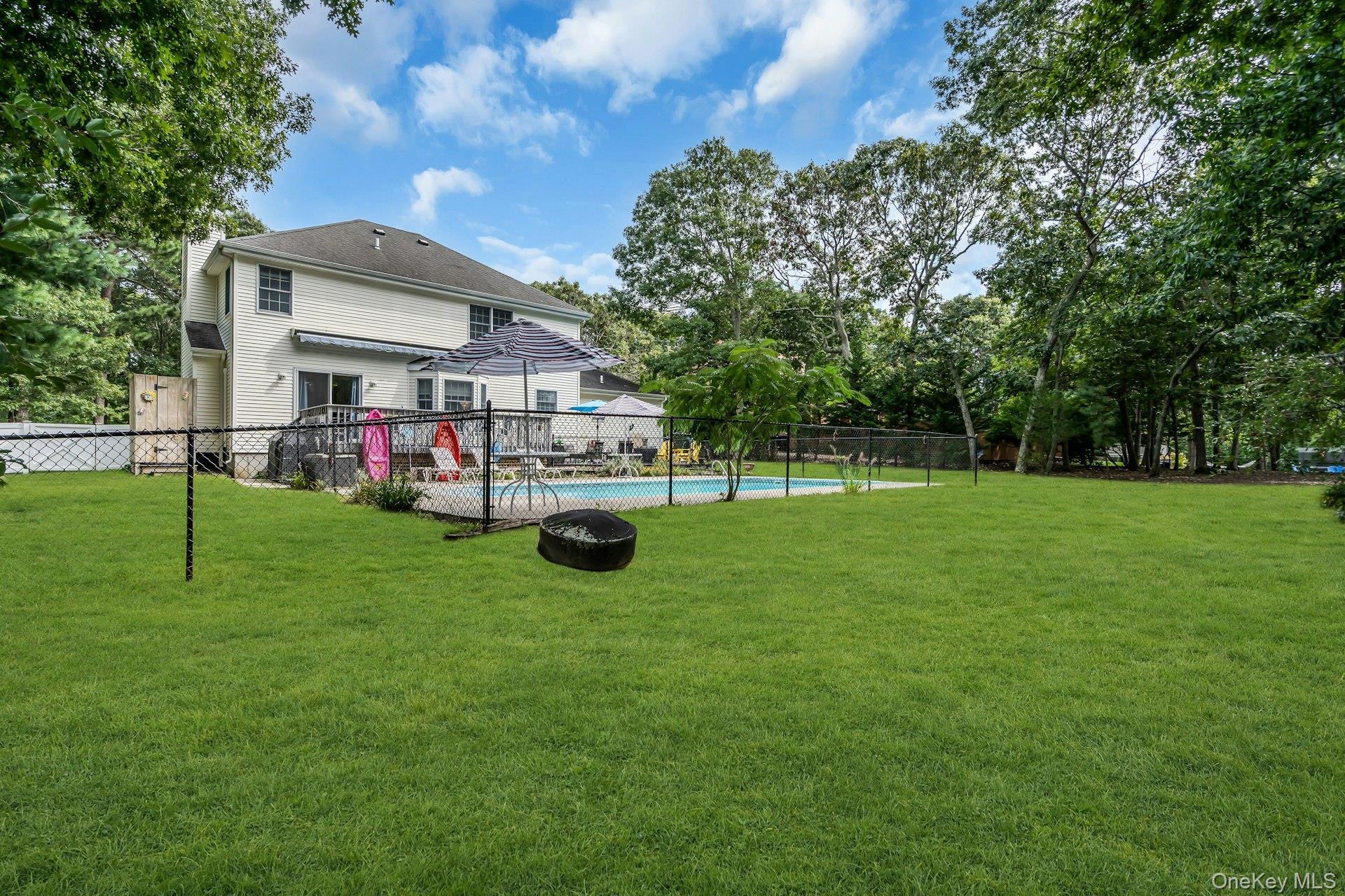 Single Family Washington Heights Avenue Suffolk County, NY 11946, MLS-1044708-25
