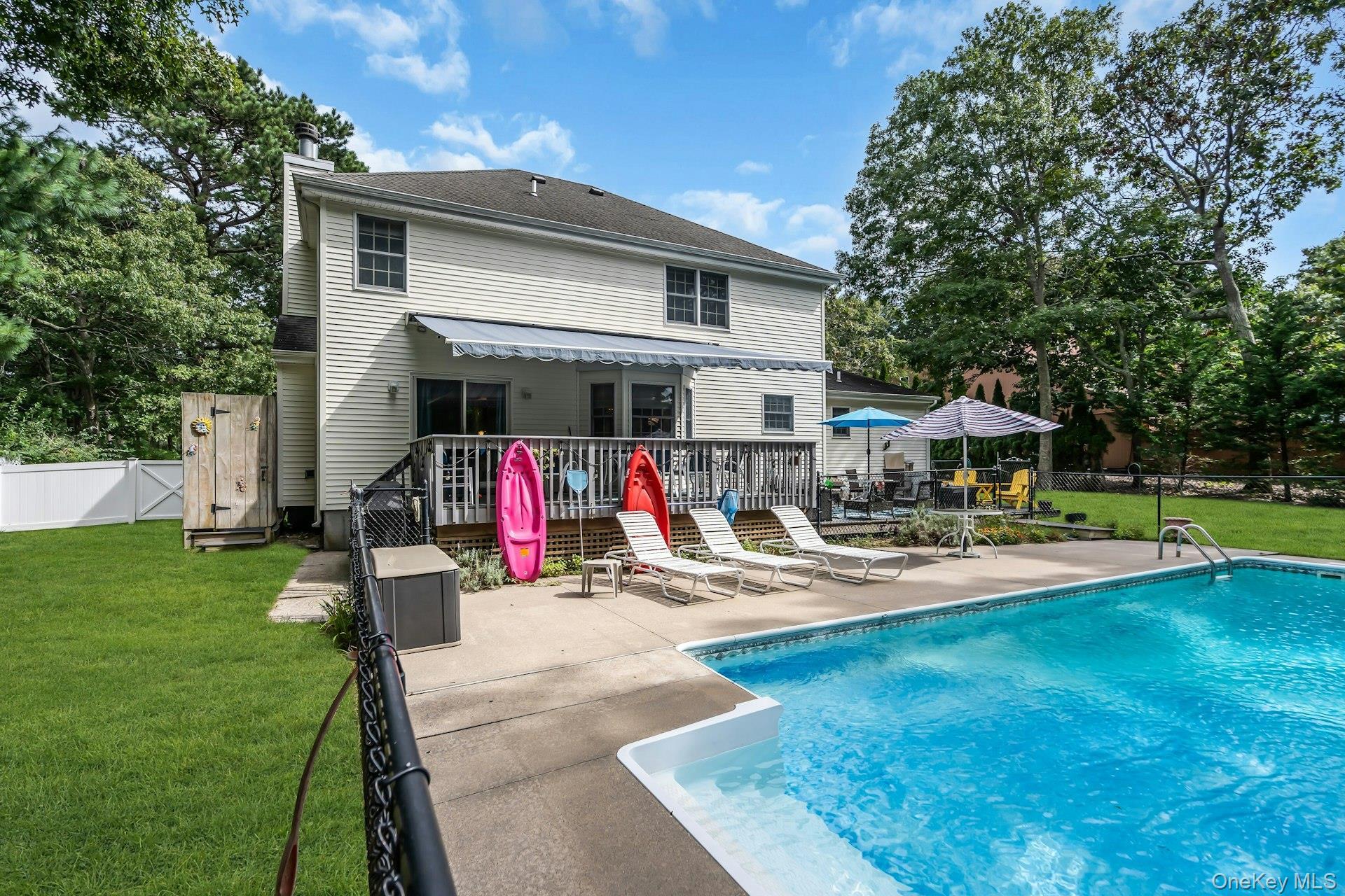 Single Family Washington Heights Avenue Suffolk County, NY 11946, MLS-1044708-26