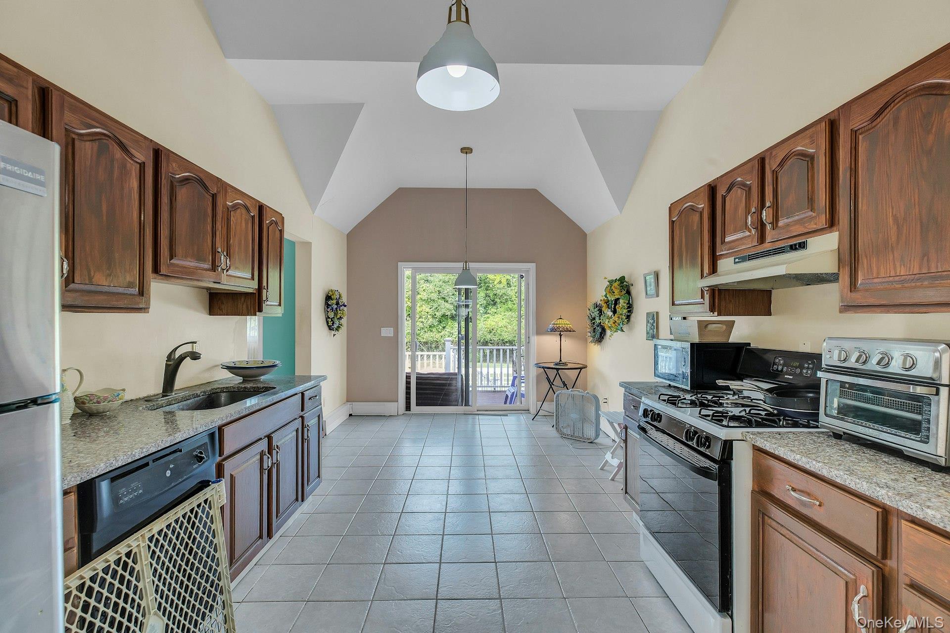 Single Family Marina Lane Suffolk County, NY 11939, MLS-1044713-17