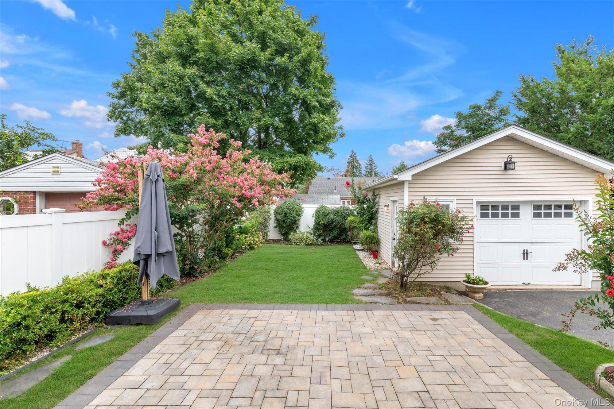 Single Family Hampton Avenue  Nassau County, NY 11507, MLS-1044734-12