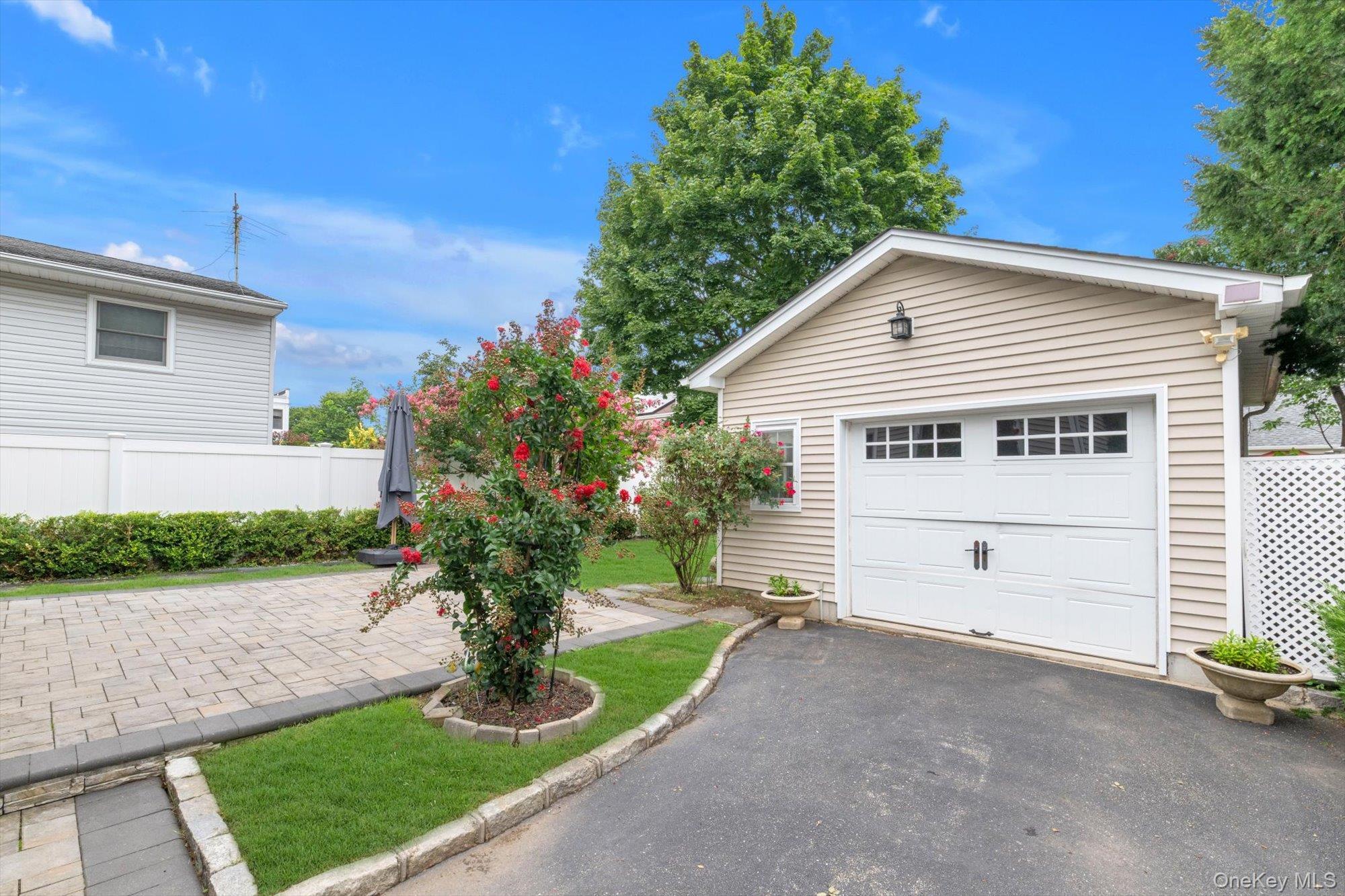 Single Family Hampton Avenue  Nassau County, NY 11507, MLS-1044734-13
