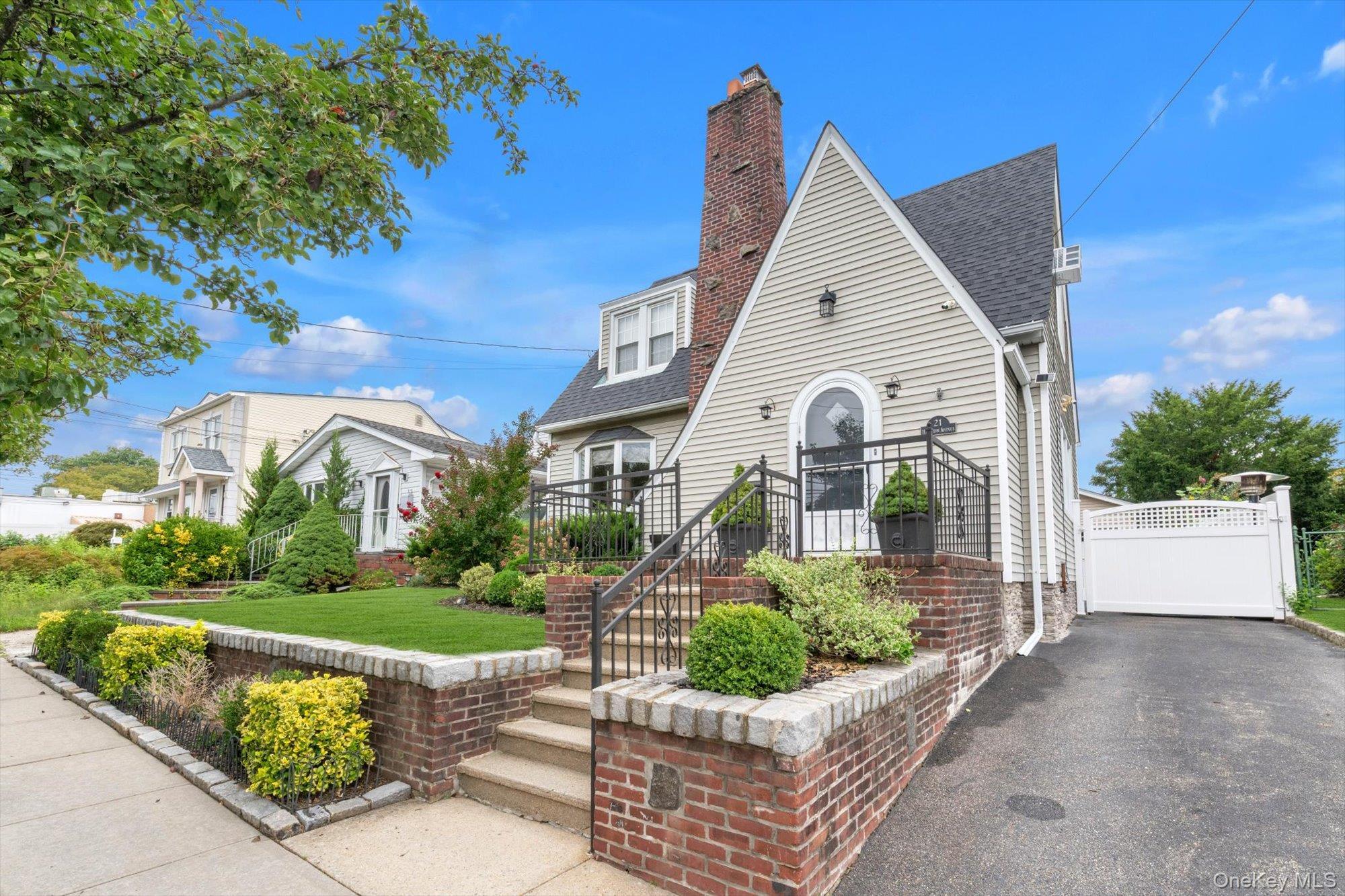 Single Family Hampton Avenue  Nassau County, NY 11507, MLS-1044734-2