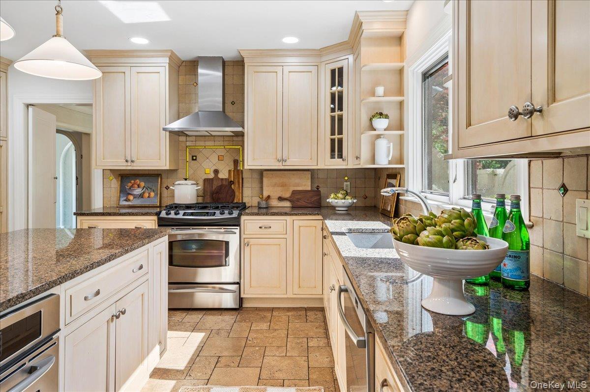 Single Family Broadfield Road  Westchester County, NY 10804, MLS-1044738-15