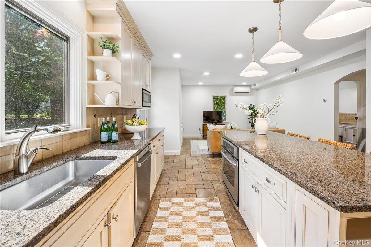 Single Family Broadfield Road  Westchester County, NY 10804, MLS-1044738-16