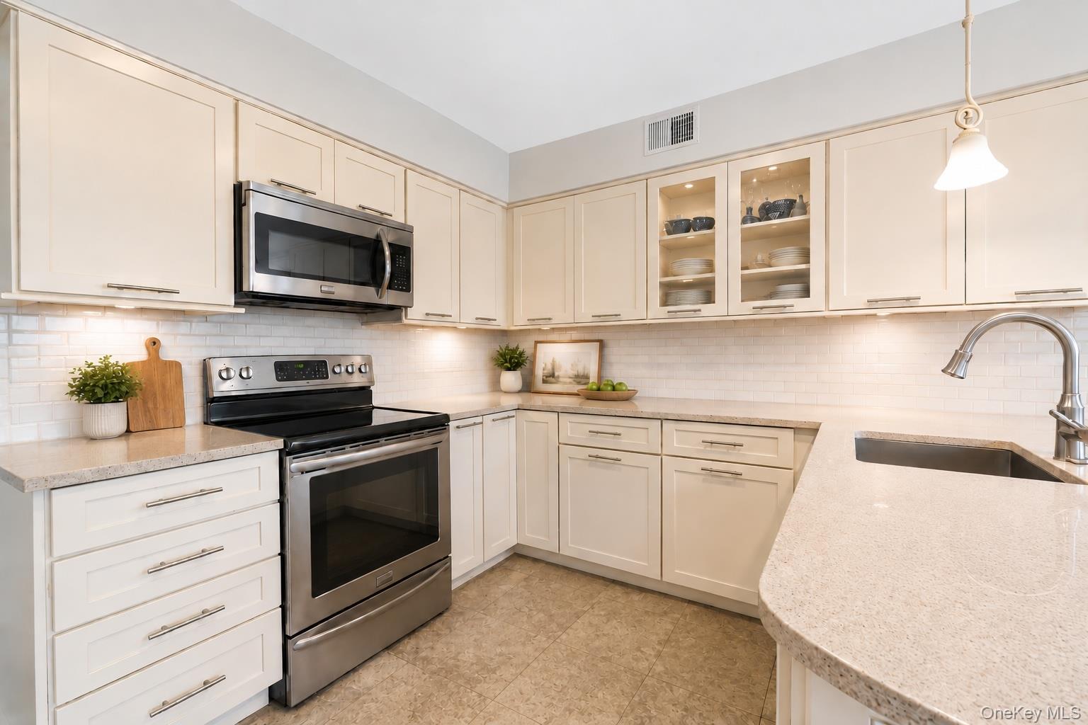 Single Family Westchester Drive  Suffolk County, NY 11778, MLS-1044746-15