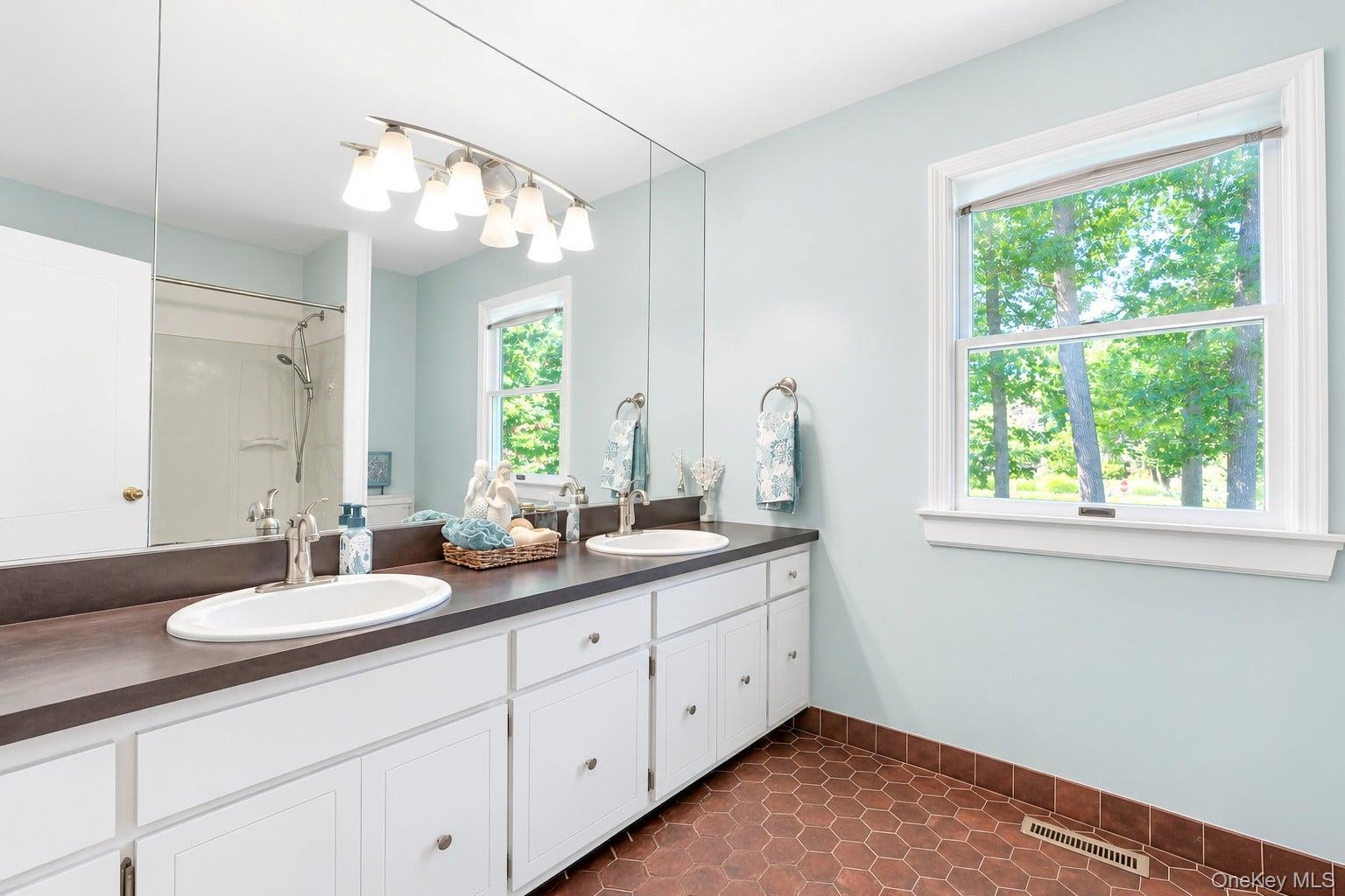 Single Family Westchester Drive  Suffolk County, NY 11778, MLS-1044746-37