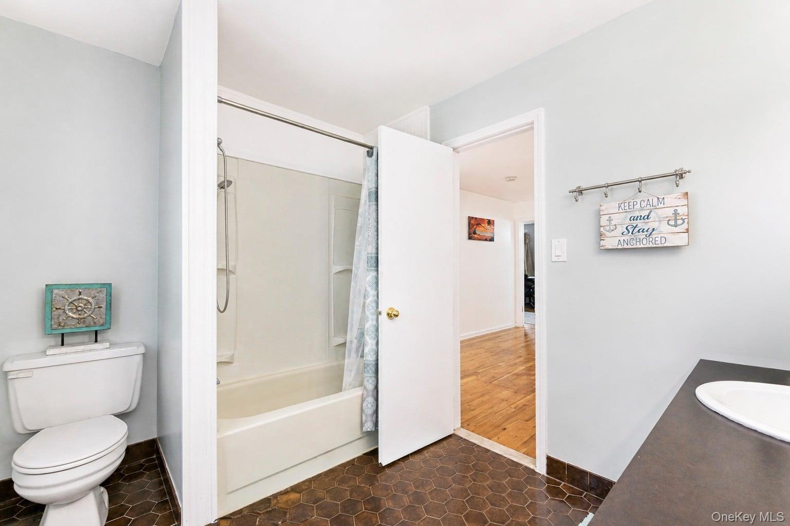 Single Family Westchester Drive  Suffolk County, NY 11778, MLS-1044746-38