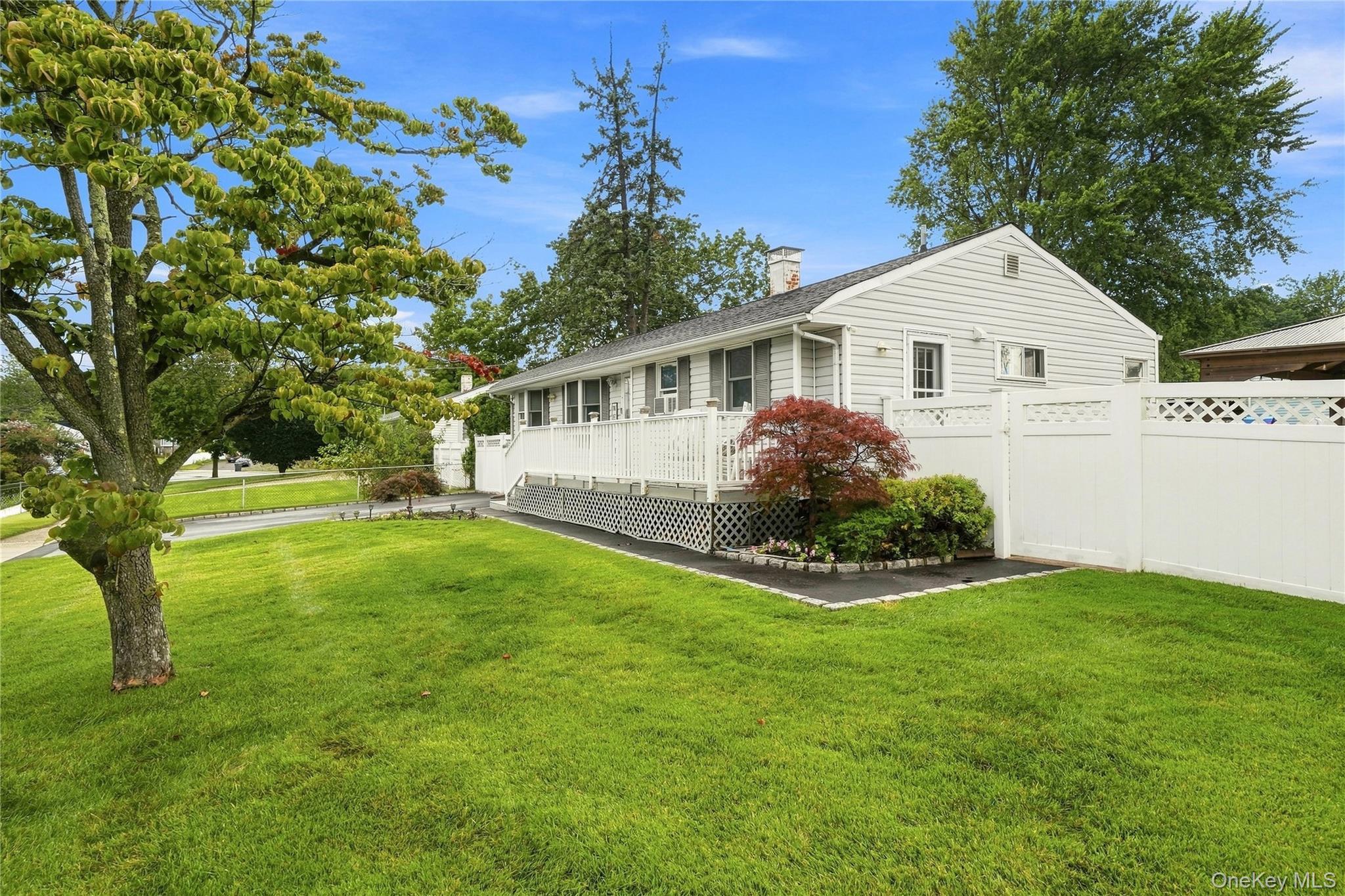 Single Family Talbot Lane  Suffolk County, NY 11784, MLS-1044751-3