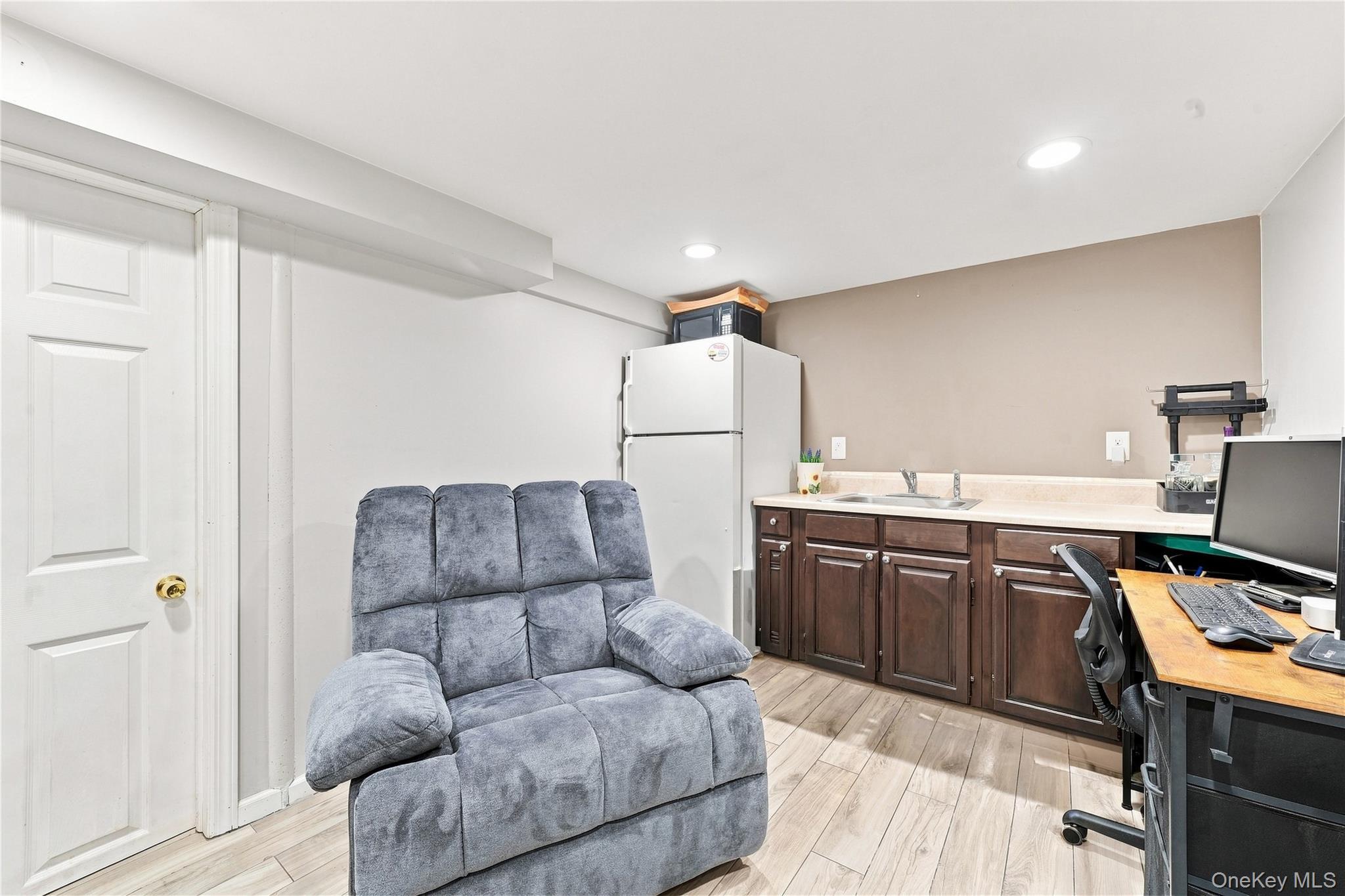 Single Family Talbot Lane  Suffolk County, NY 11784, MLS-1044751-33