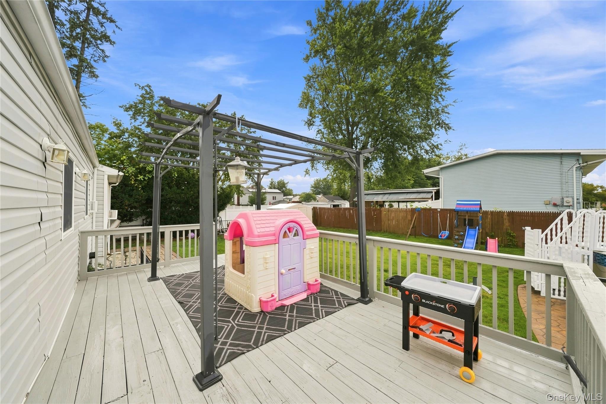 Single Family Talbot Lane  Suffolk County, NY 11784, MLS-1044751-39