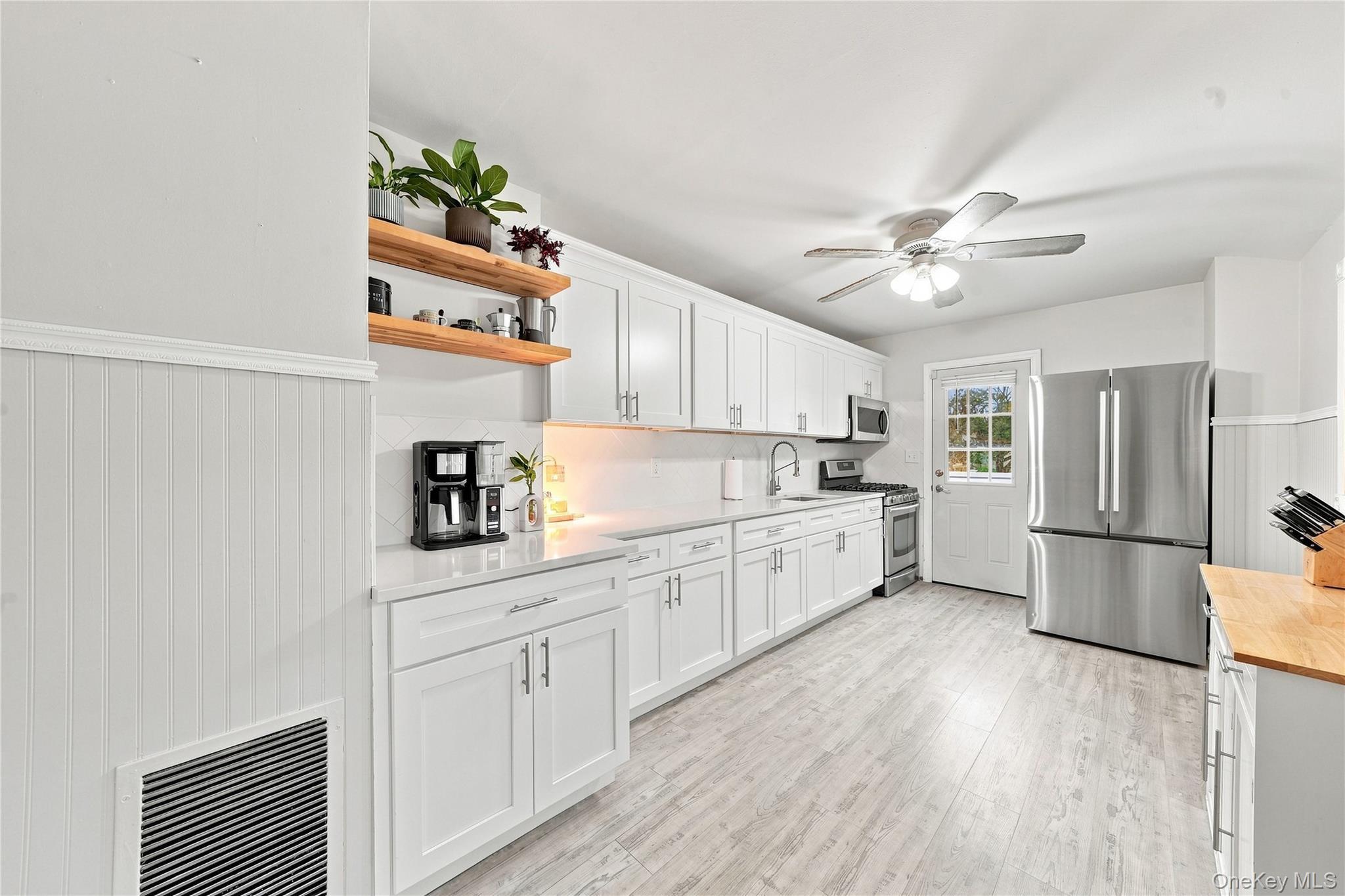 Single Family Talbot Lane  Suffolk County, NY 11784, MLS-1044751-4