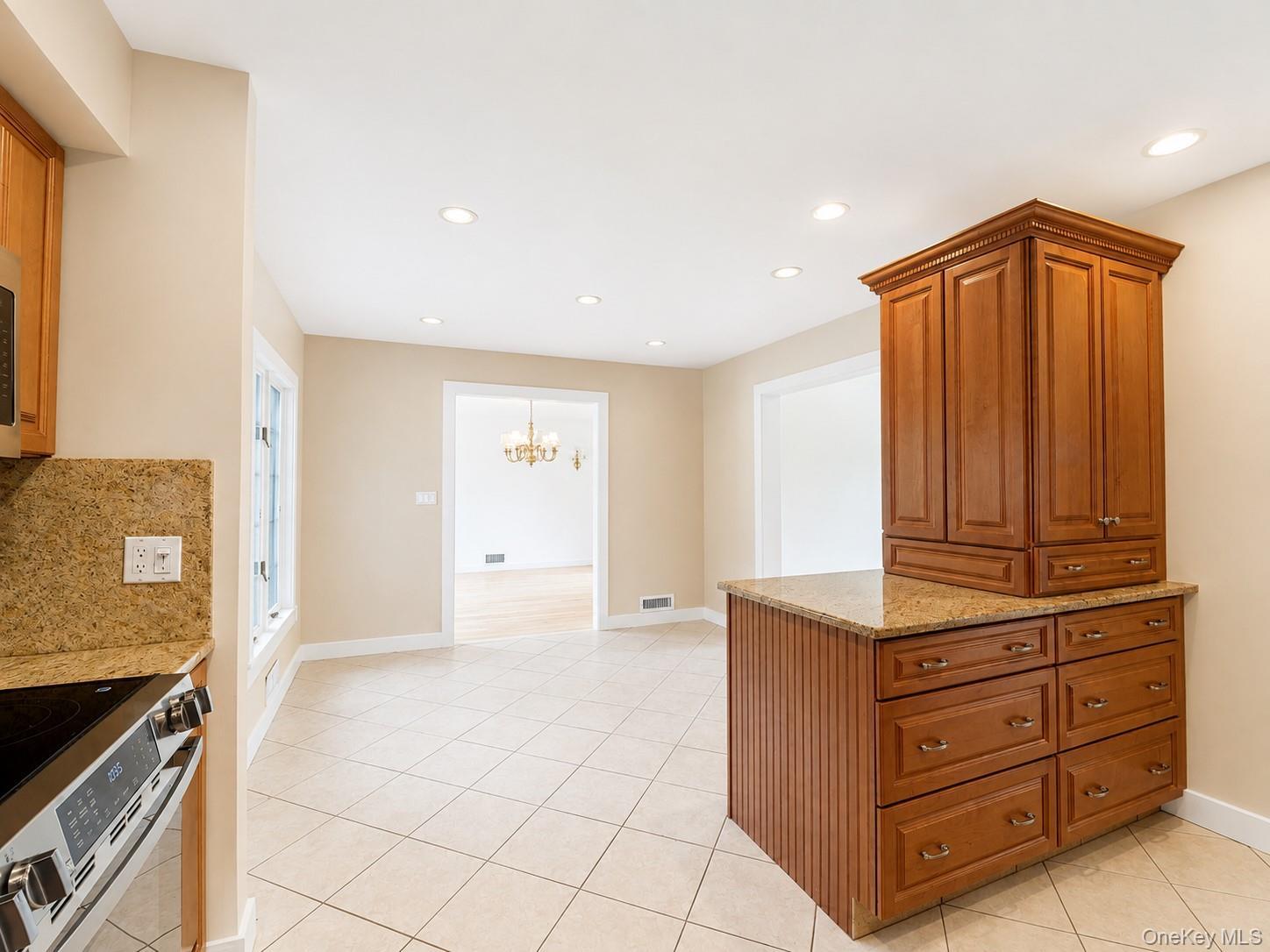 Single Family Priscilla Lane Westchester County, NY 10573, MLS-1044756-11