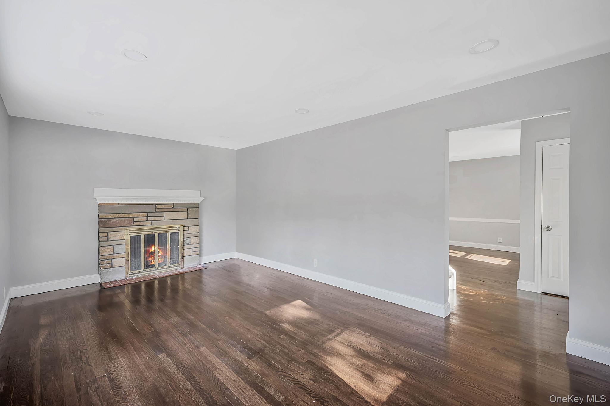Single Family Hudson Court Nassau County, NY 11563, MLS-1044766-10