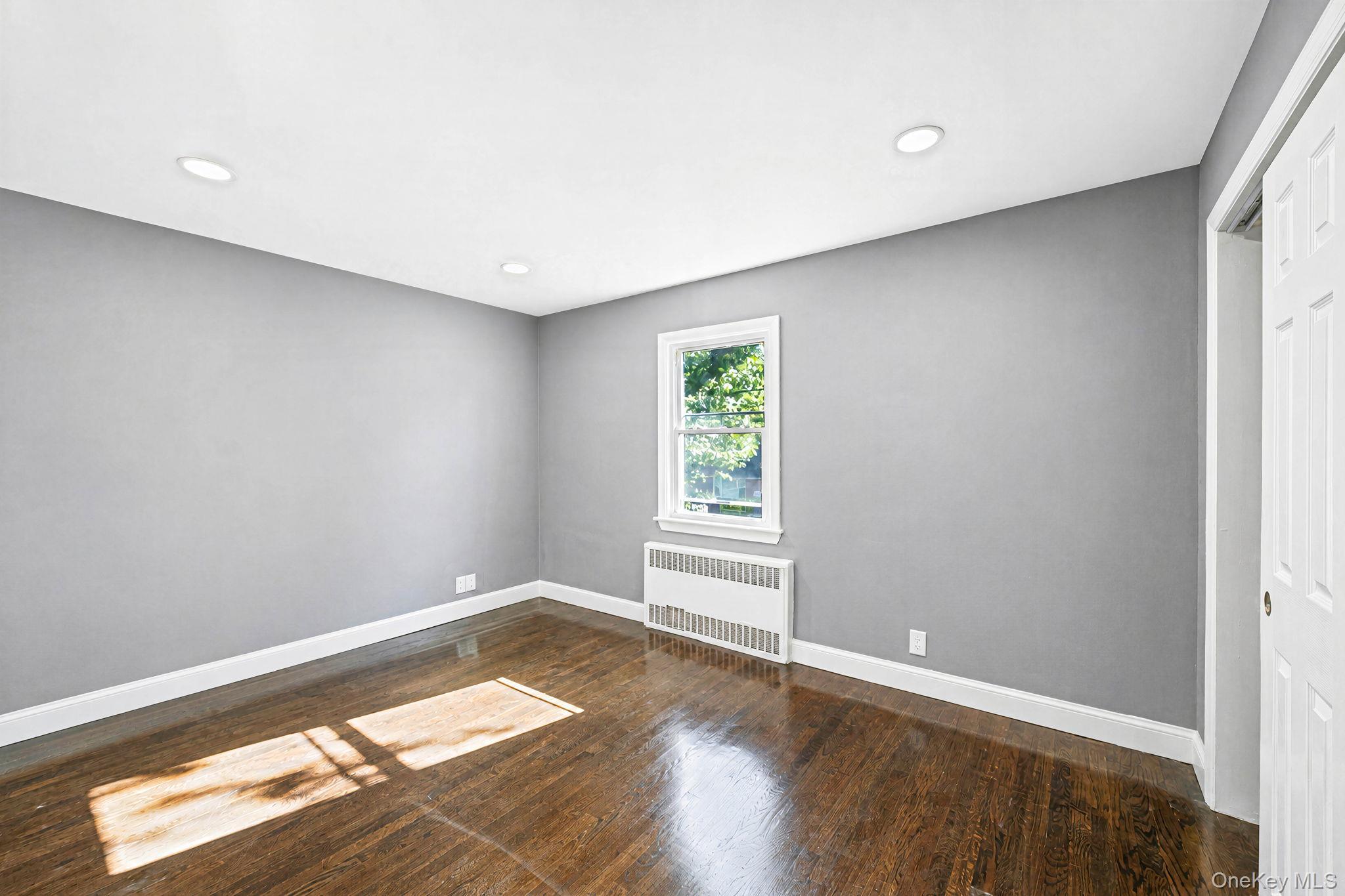 Single Family Hudson Court Nassau County, NY 11563, MLS-1044766-18