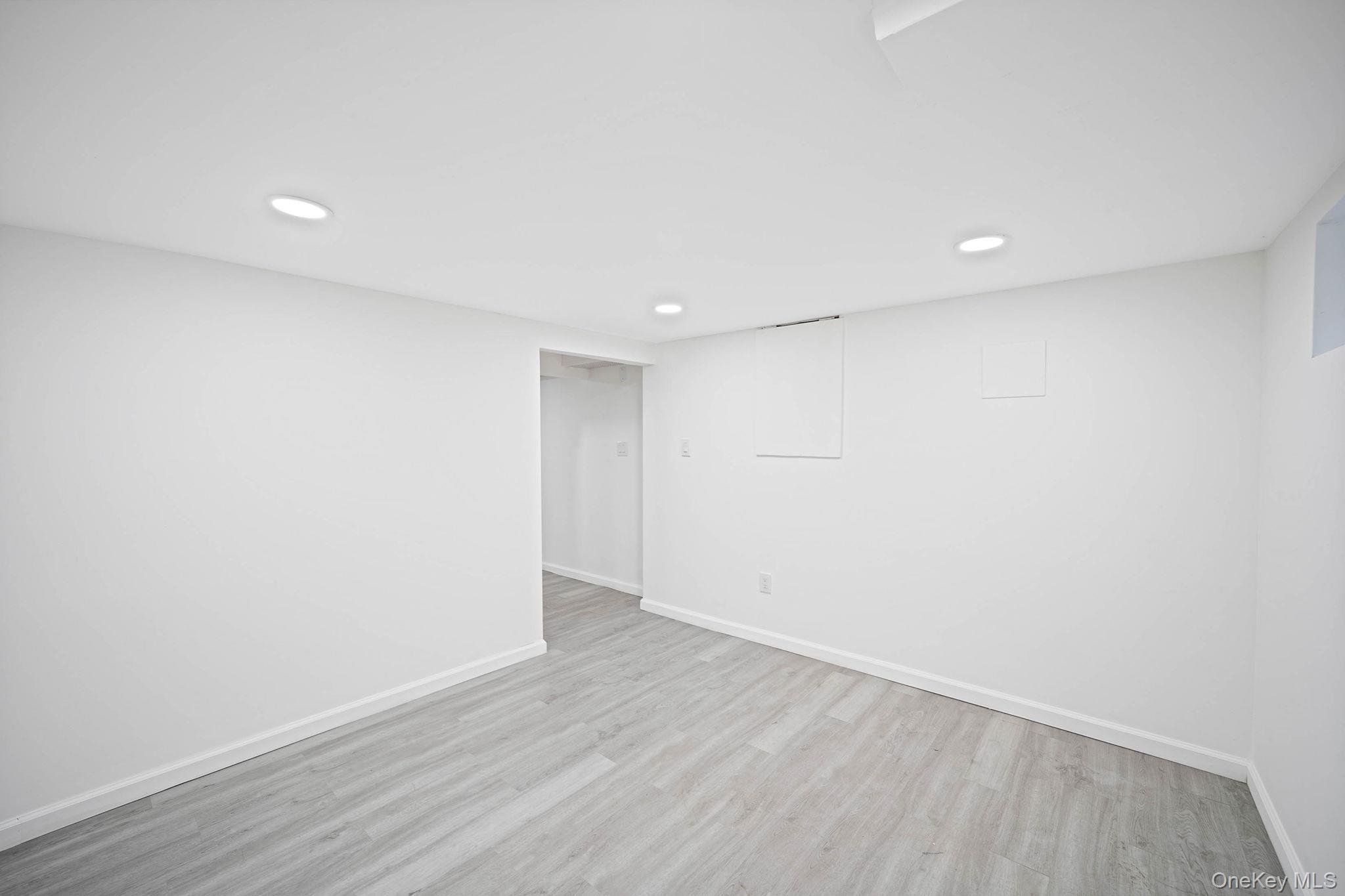 Single Family Hudson Court Nassau County, NY 11563, MLS-1044766-26