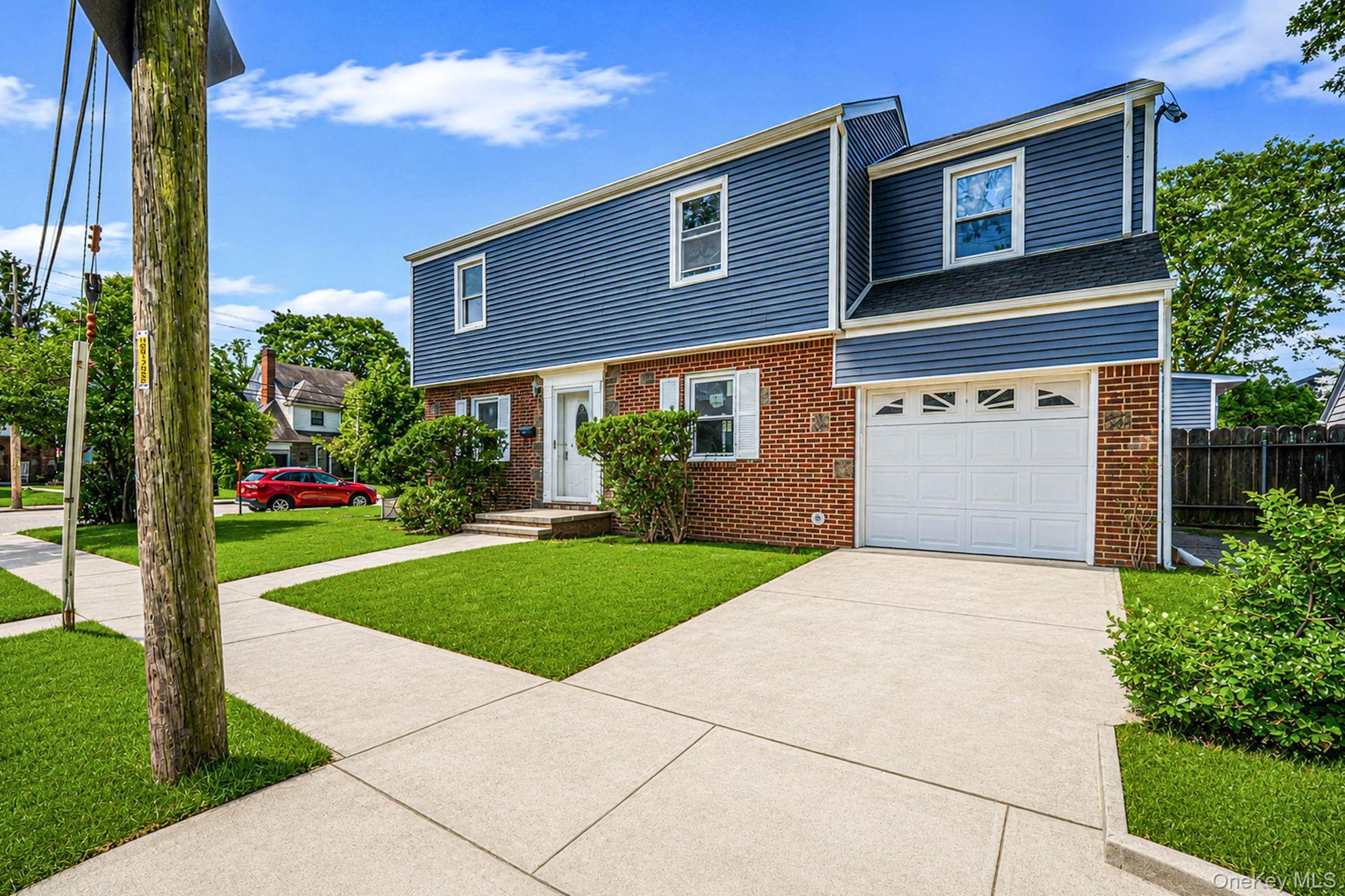 Single Family Hudson Court Nassau County, NY 11563, MLS-1044766-31