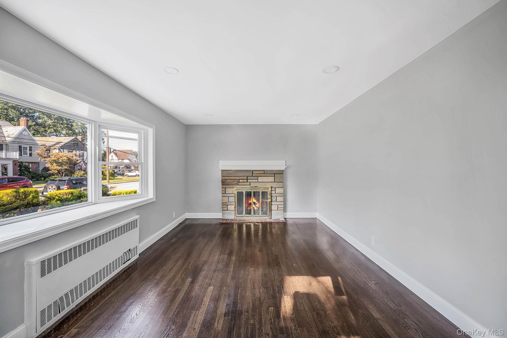 Single Family Hudson Court Nassau County, NY 11563, MLS-1044766-9