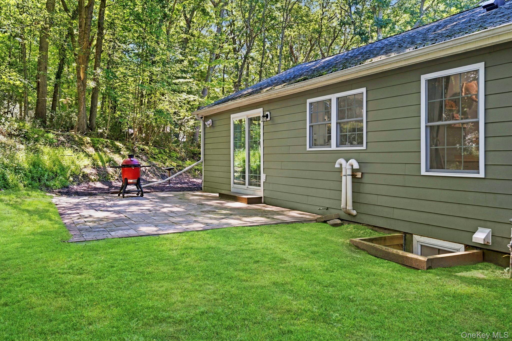 Single Family Cricket Hollow Road  Suffolk County, NY 11733, MLS-1044778-26