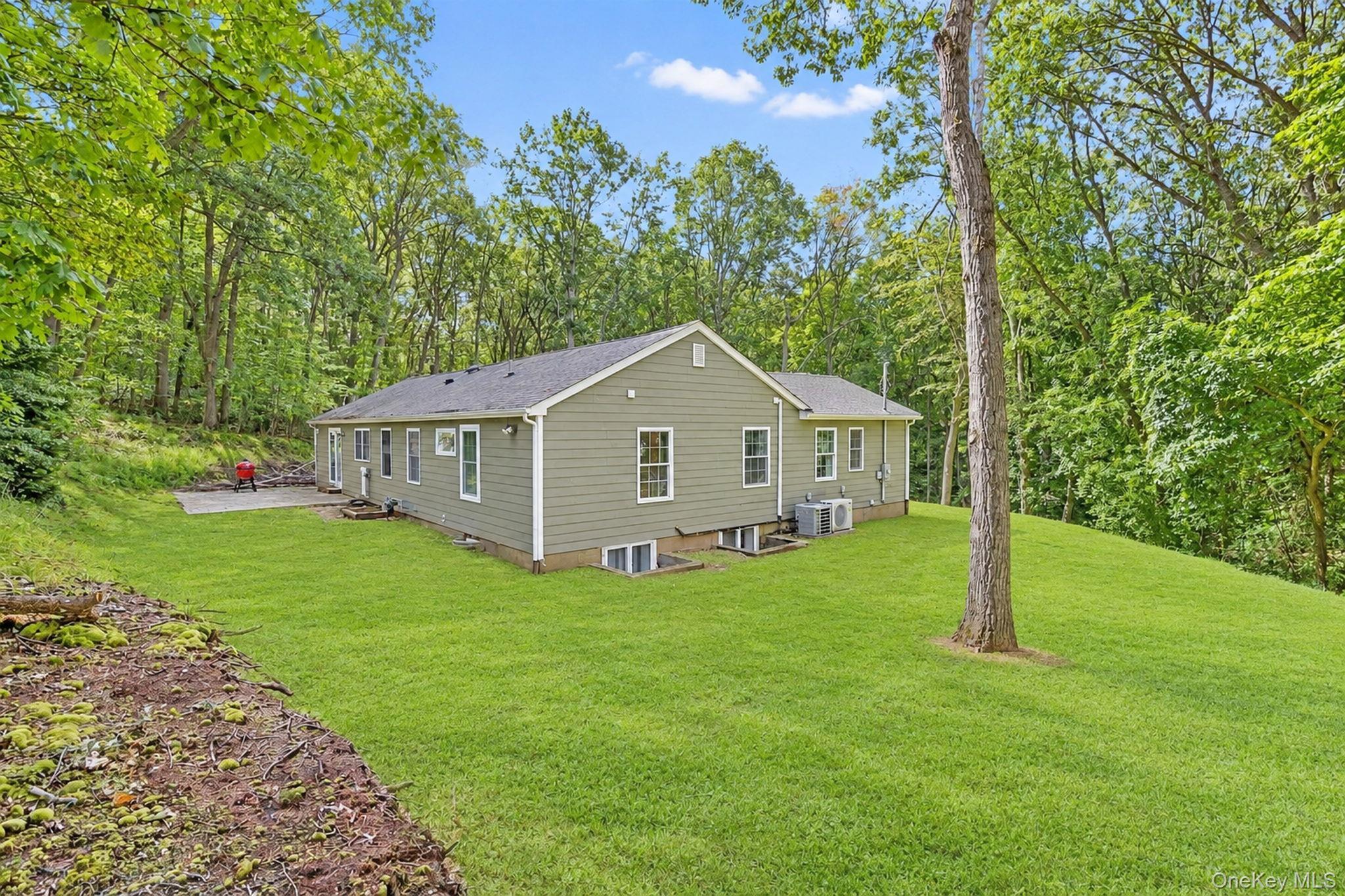 Single Family Cricket Hollow Road  Suffolk County, NY 11733, MLS-1044778-27