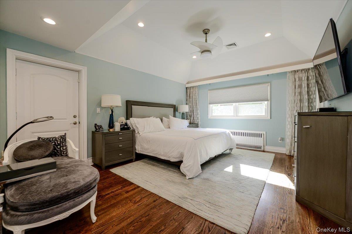 Single Family Suffolk Boulevard  Nassau County, NY 11509, MLS-1044780-19