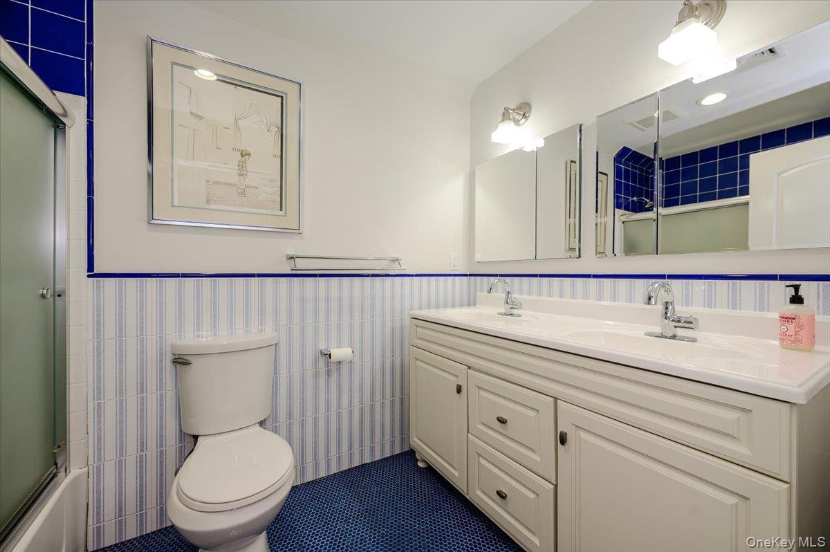 Single Family Suffolk Boulevard  Nassau County, NY 11509, MLS-1044780-35