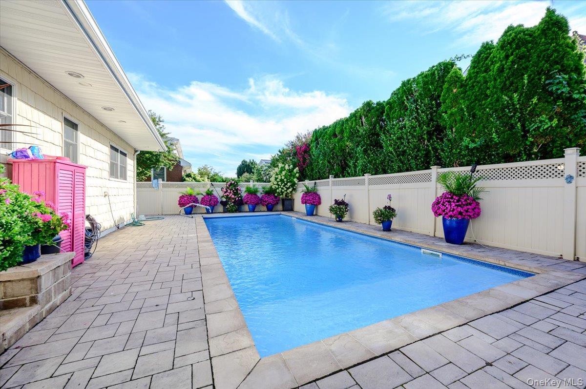 Single Family Suffolk Boulevard  Nassau County, NY 11509, MLS-1044780-38