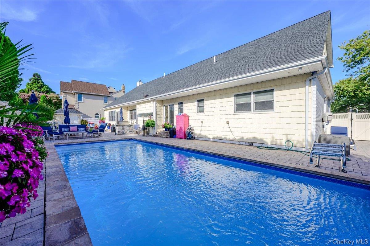 Single Family Suffolk Boulevard  Nassau County, NY 11509, MLS-1044780-39