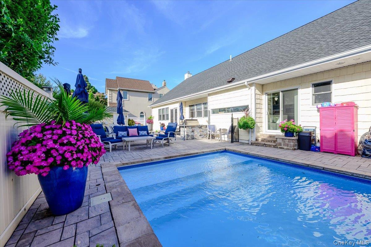 Single Family Suffolk Boulevard  Nassau County, NY 11509, MLS-1044780-40