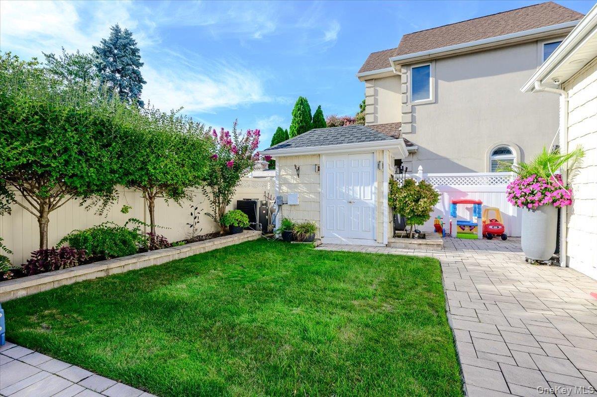 Single Family Suffolk Boulevard  Nassau County, NY 11509, MLS-1044780-44