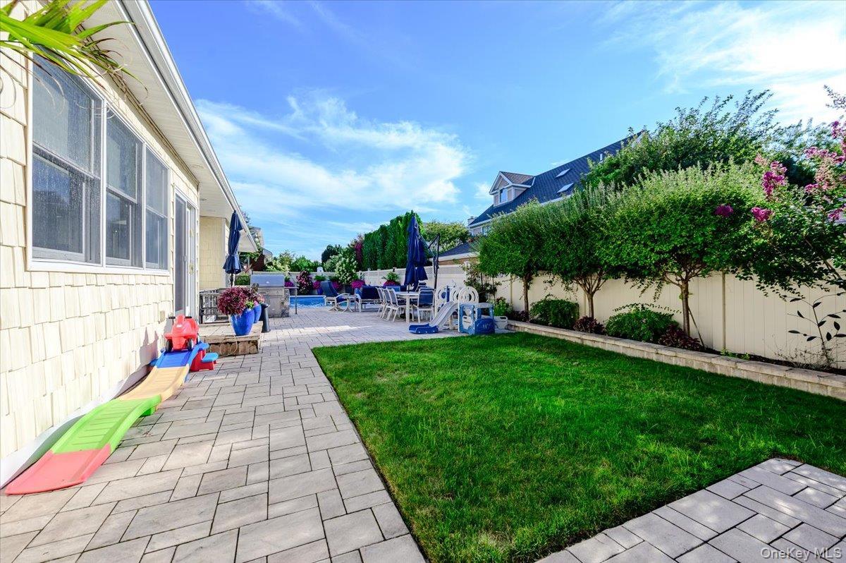 Single Family Suffolk Boulevard  Nassau County, NY 11509, MLS-1044780-45