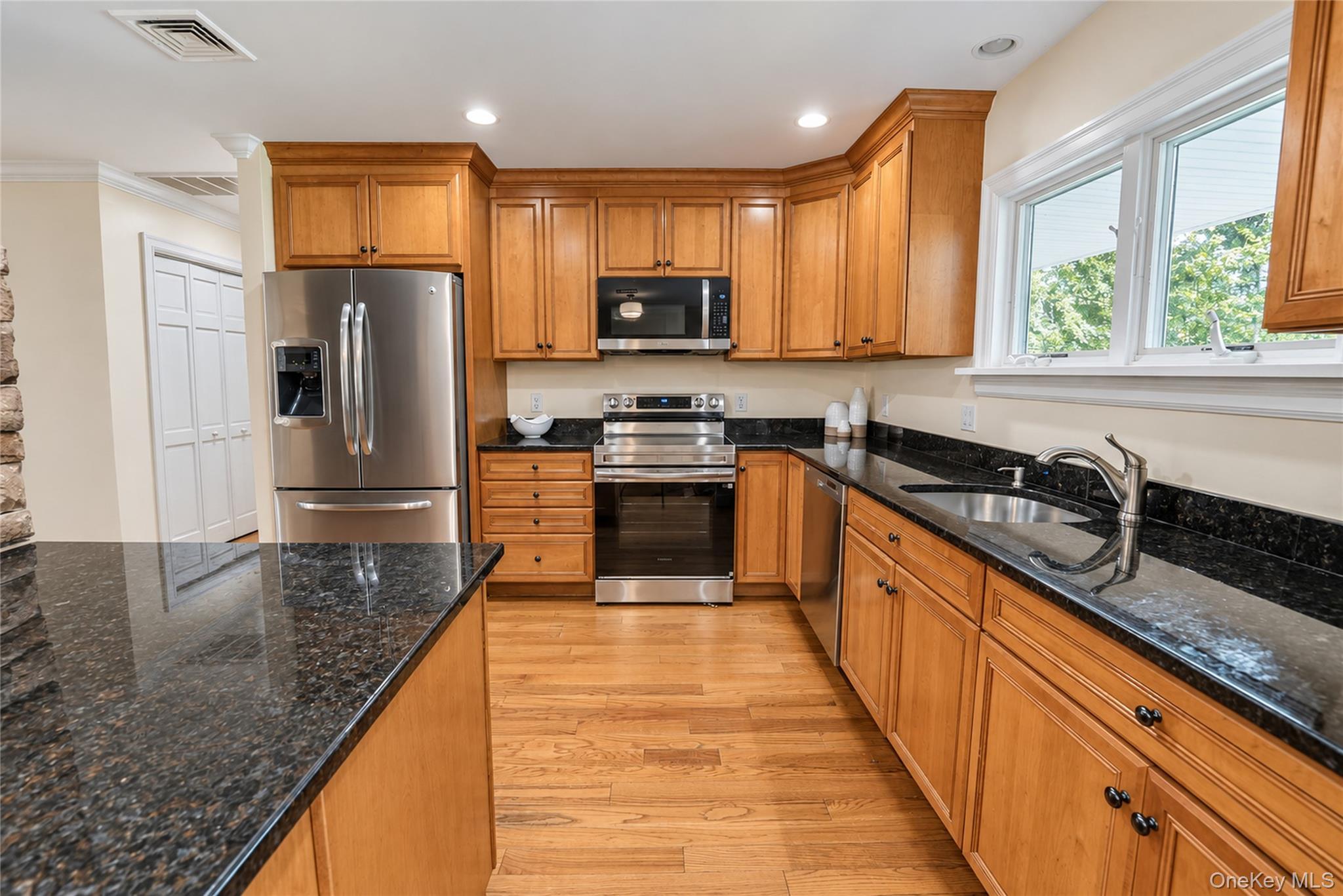 Single Family Tulip Road Westchester County, NY 10510, MLS-1044782-7