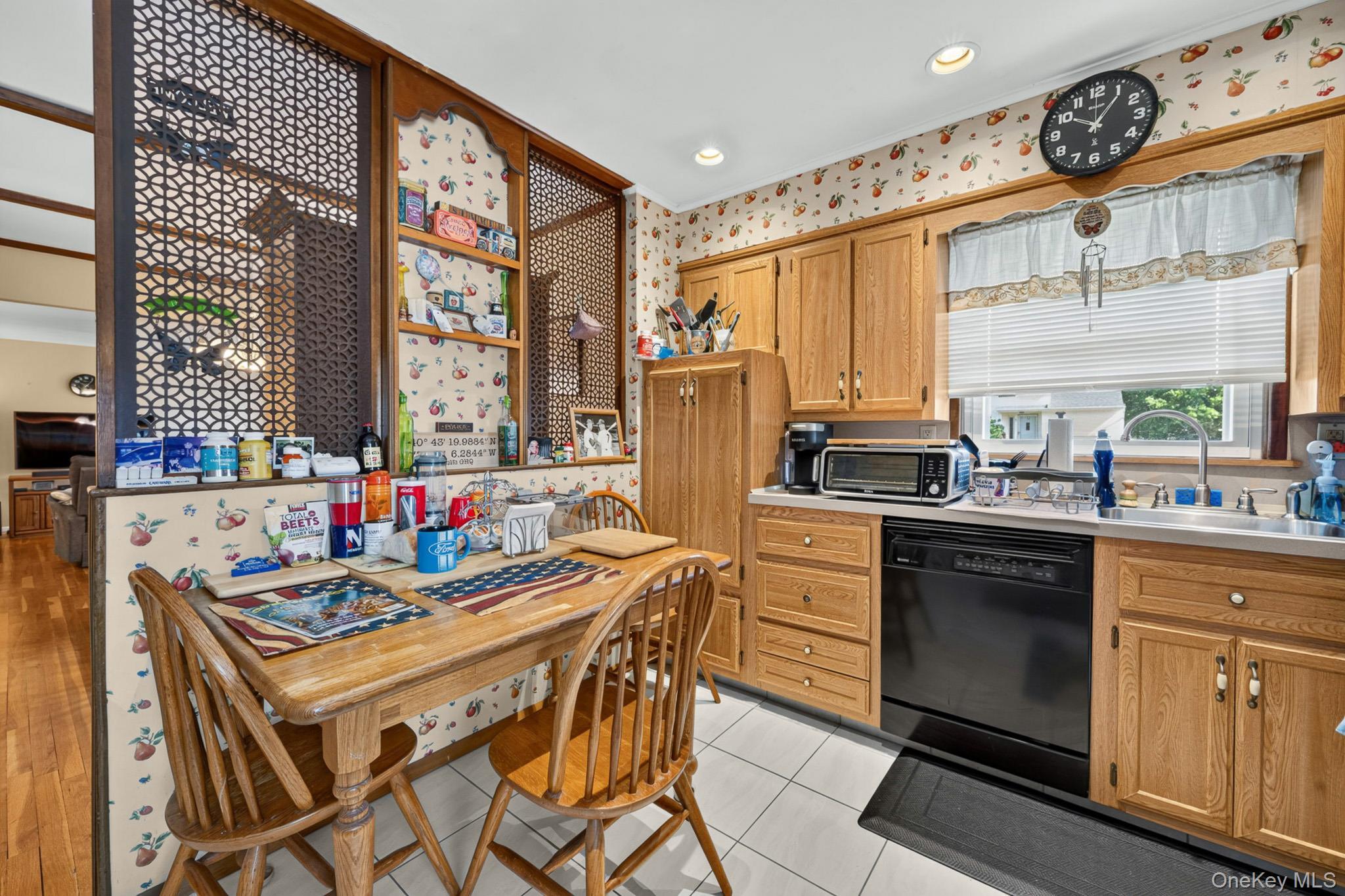 Single Family Elm Avenue Nassau County, NY 11735, MLS-1044843-22