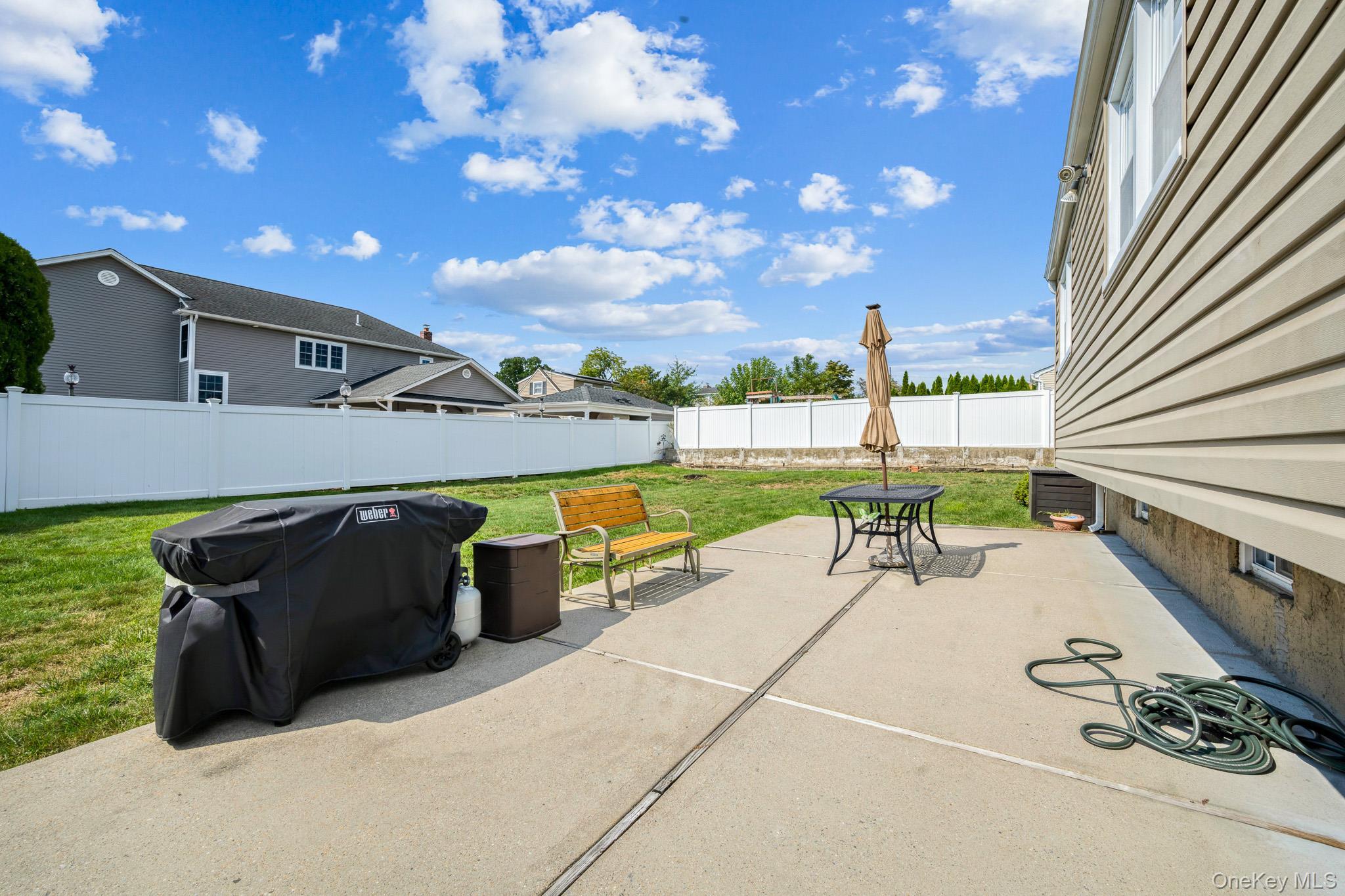Single Family Elm Avenue Nassau County, NY 11735, MLS-1044843-5
