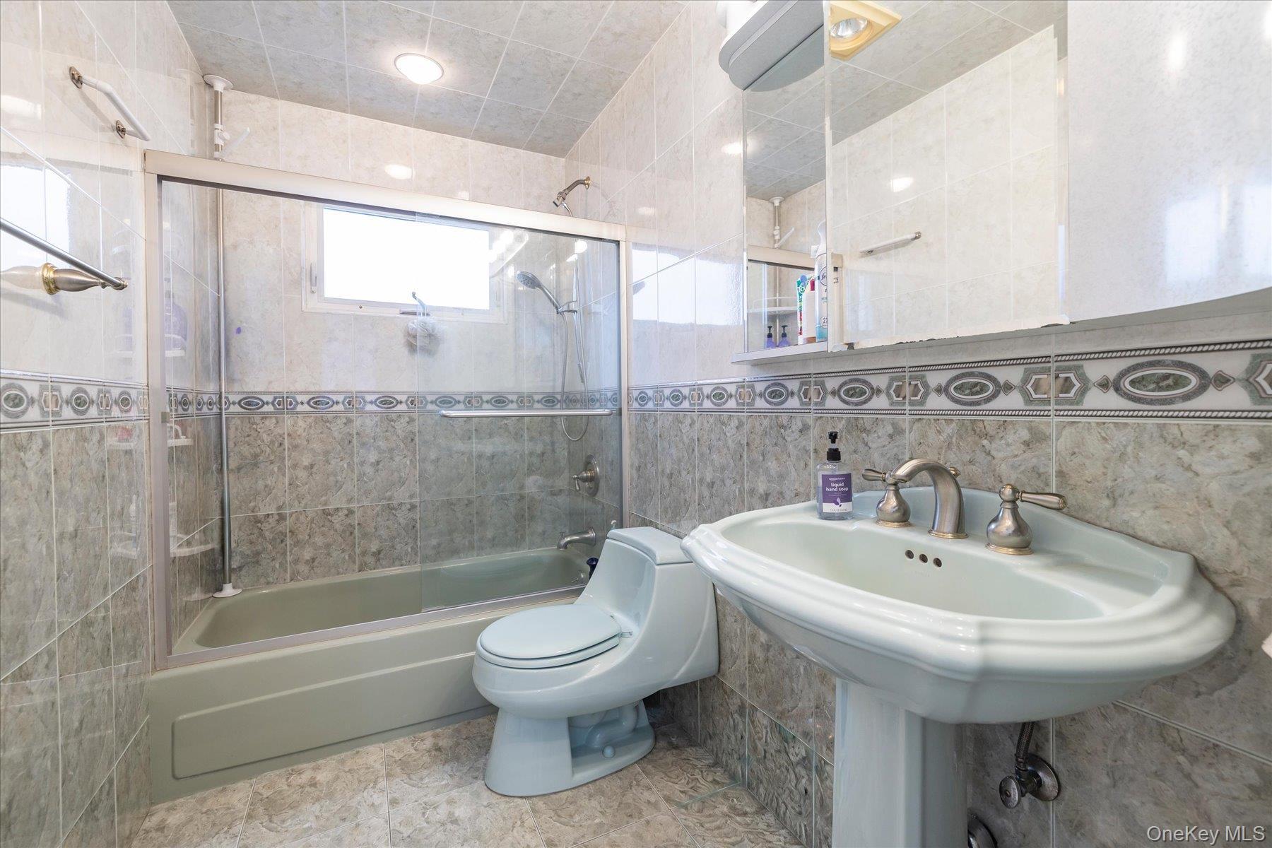 Single Family Oceanside Road E Nassau County, NY 11572, MLS-1044849-16