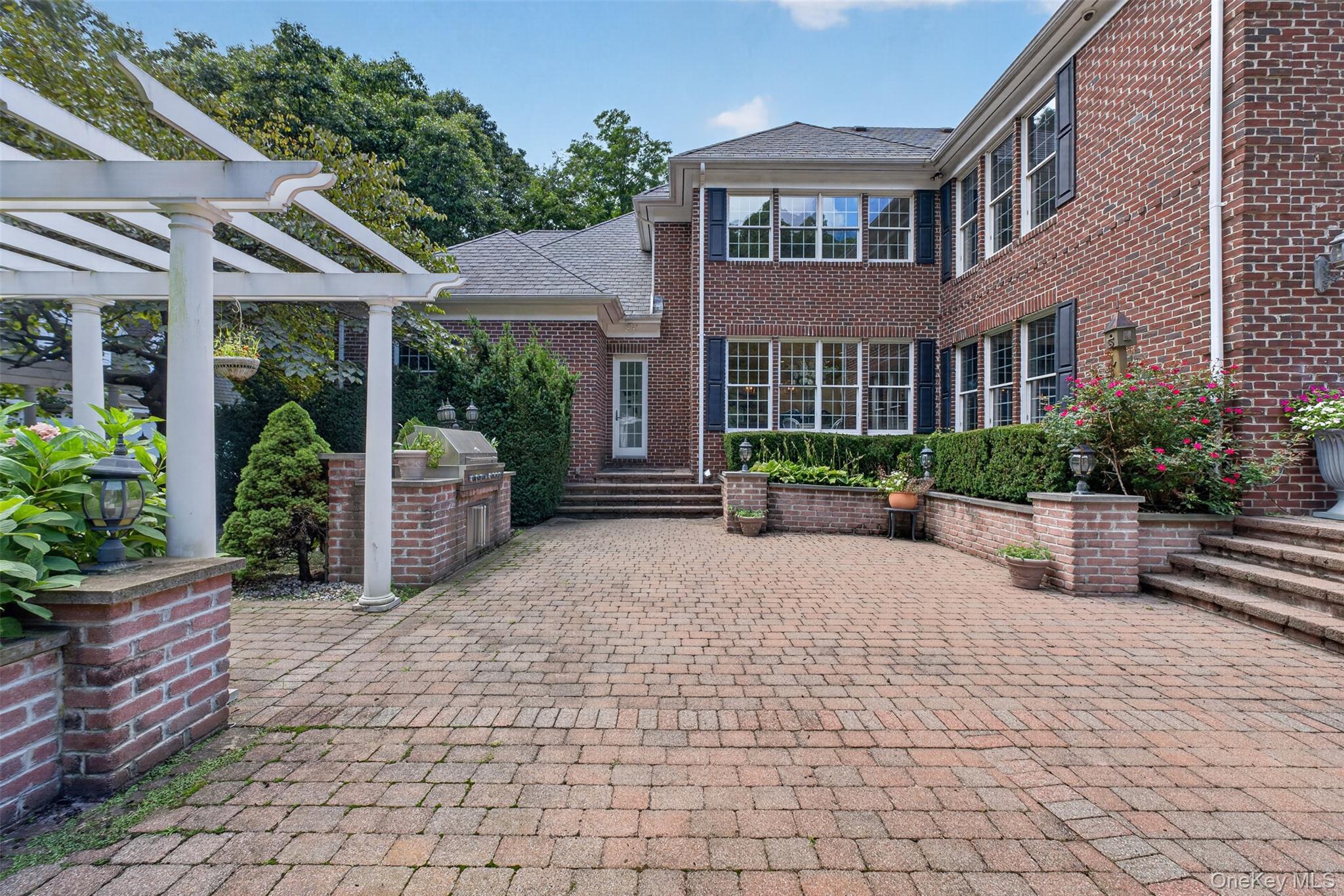 Single Family Danton Lane N Nassau County, NY 11560, MLS-1044858-36