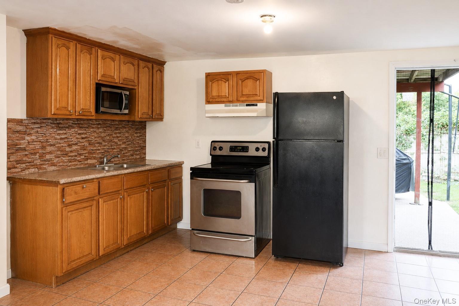 Single Family Island Avenue  Suffolk County, NY 11717, MLS-1044876-14