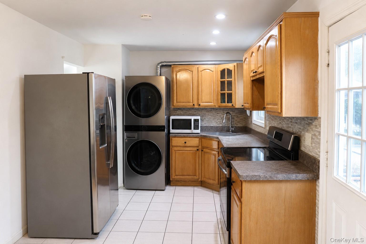Single Family Island Avenue  Suffolk County, NY 11717, MLS-1044876-7